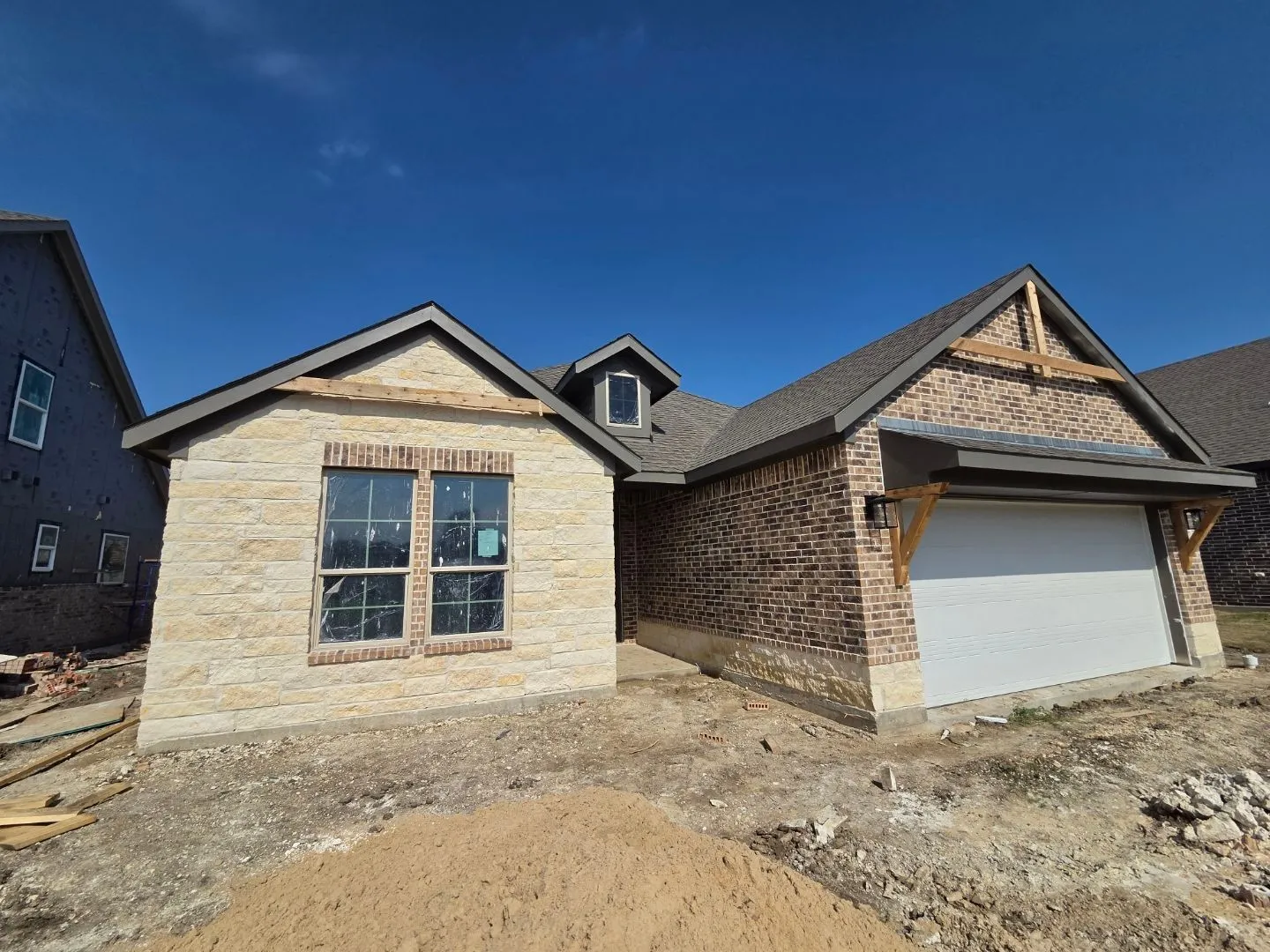 Single Family Residence For Sale in Ellis County , 808 Silverleaf Drive, Ennis, Texas 75119, 3 Bedroom, 2 Bathroom, 2 Garage spaces, 1,819 Sqft, built in 2026, mls#21412607, Real Estate Agent in Ennis, Homes For Sale in Ellis county, Homes For Sale in Ennis, Realtor in Ennis Texas, Real Estate Brokerage Independent Realty Texas, Luminita Cordes Realtor