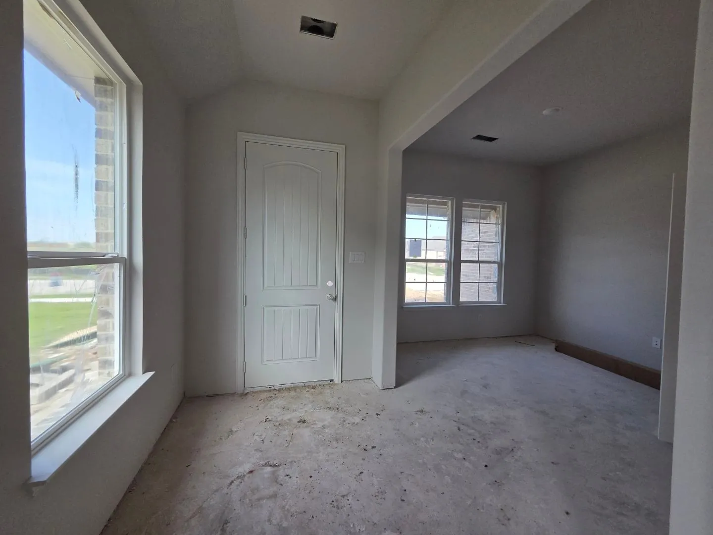 Single Family Residence For Sale in Ellis County , 815 Silverleaf Drive, Ennis, Texas 75119, 3 Bedroom, 2 Bathroom, 2 Garage spaces, 2,235 Sqft, built in 2026, mls#21412009, Real Estate Agent in Ennis, Homes For Sale in Ellis county, Homes For Sale in Ennis, Realtor in Ennis Texas, Real Estate Brokerage Independent Realty Texas, Luminita Cordes Realtor