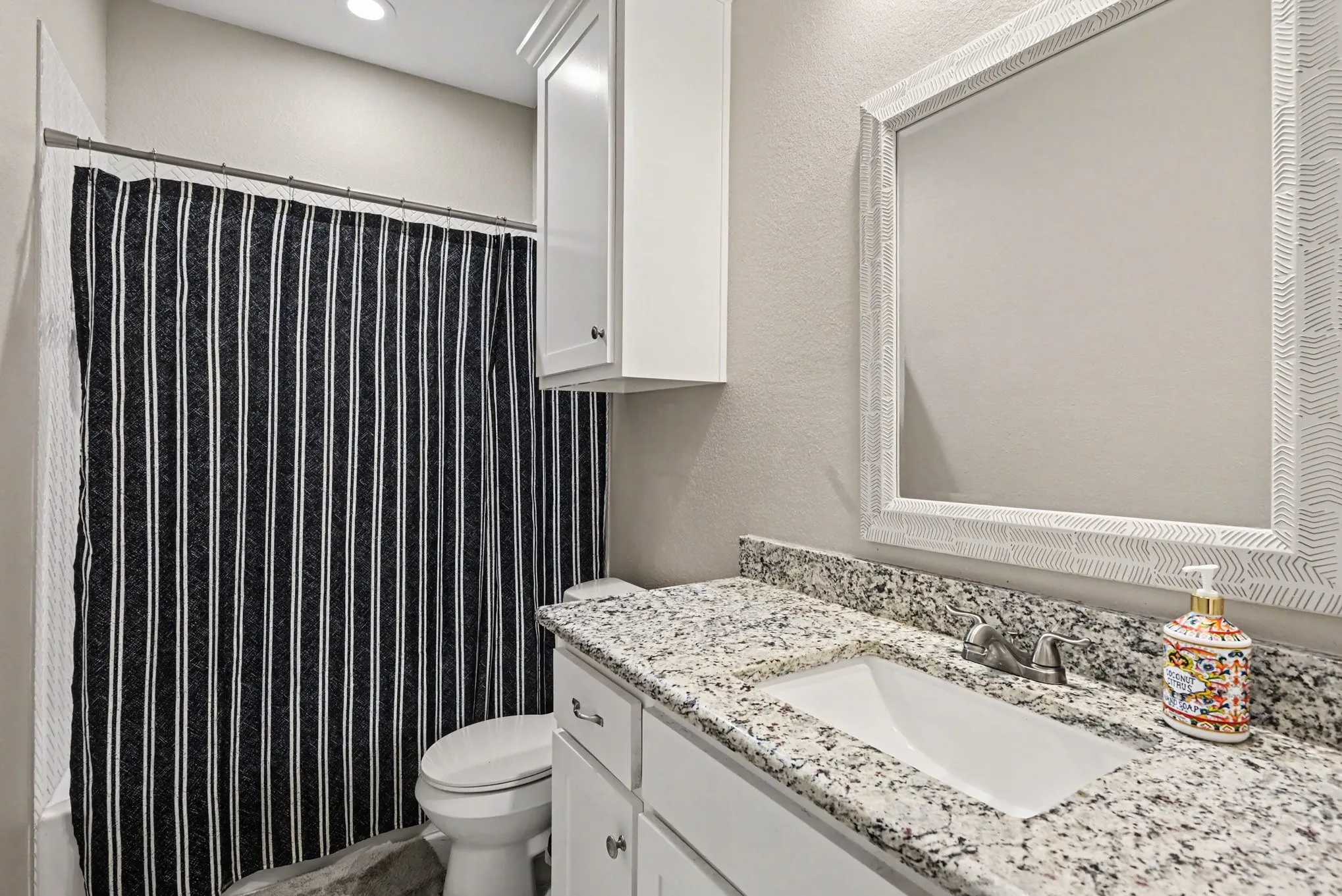 Single Family Residence For Sale in Tarrant County , 819 N Ridge Drive, White Settlement, Texas 76108, 3 Bedroom, 2 Bathroom, 2 Garage spaces, 1,408 Sqft, built in 2019, mls#21411769, Real Estate Agent in White Settlement, Homes For Sale in Tarrant county, Homes For Sale in White Settlement, Realtor in White Settlement Texas, Real Estate Brokerage Independent Realty Texas, Luminita Cordes Realtor