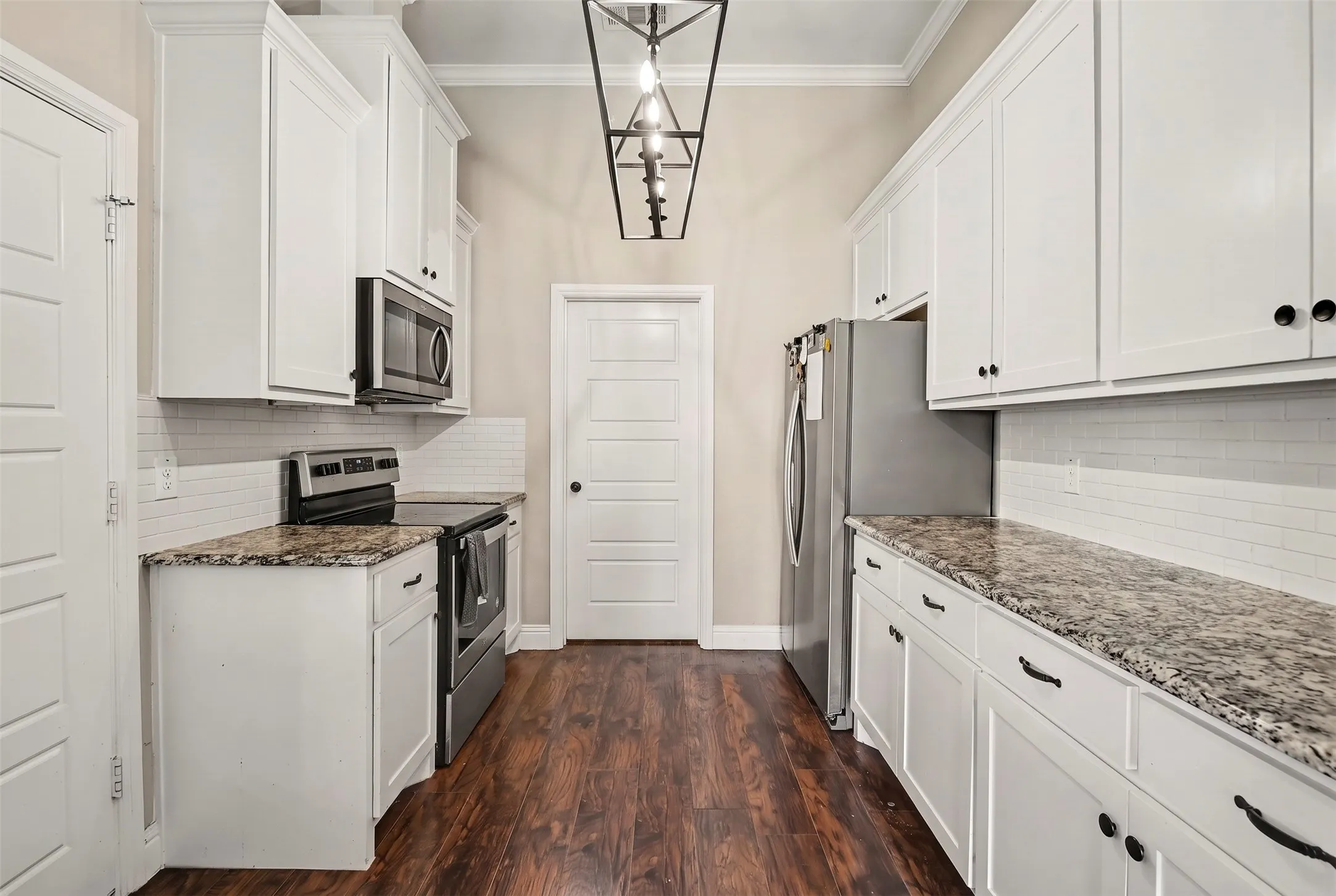 Single Family Residence For Sale in Tarrant County , 819 N Ridge Drive, White Settlement, Texas 76108, 3 Bedroom, 2 Bathroom, 2 Garage spaces, 1,408 Sqft, built in 2019, mls#21411769, Real Estate Agent in White Settlement, Homes For Sale in Tarrant county, Homes For Sale in White Settlement, Realtor in White Settlement Texas, Real Estate Brokerage Independent Realty Texas, Luminita Cordes Realtor
