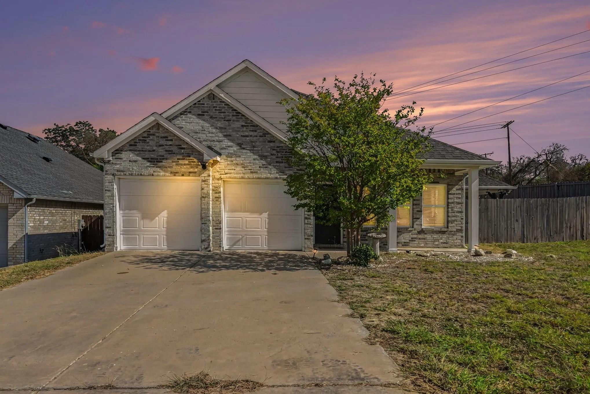 Single Family Residence For Sale in Tarrant County , 819 N Ridge Drive, White Settlement, Texas 76108, 3 Bedroom, 2 Bathroom, 2 Garage spaces, 1,408 Sqft, built in 2019, mls#21411769, Real Estate Agent in White Settlement, Homes For Sale in Tarrant county, Homes For Sale in White Settlement, Realtor in White Settlement Texas, Real Estate Brokerage Independent Realty Texas, Luminita Cordes Realtor