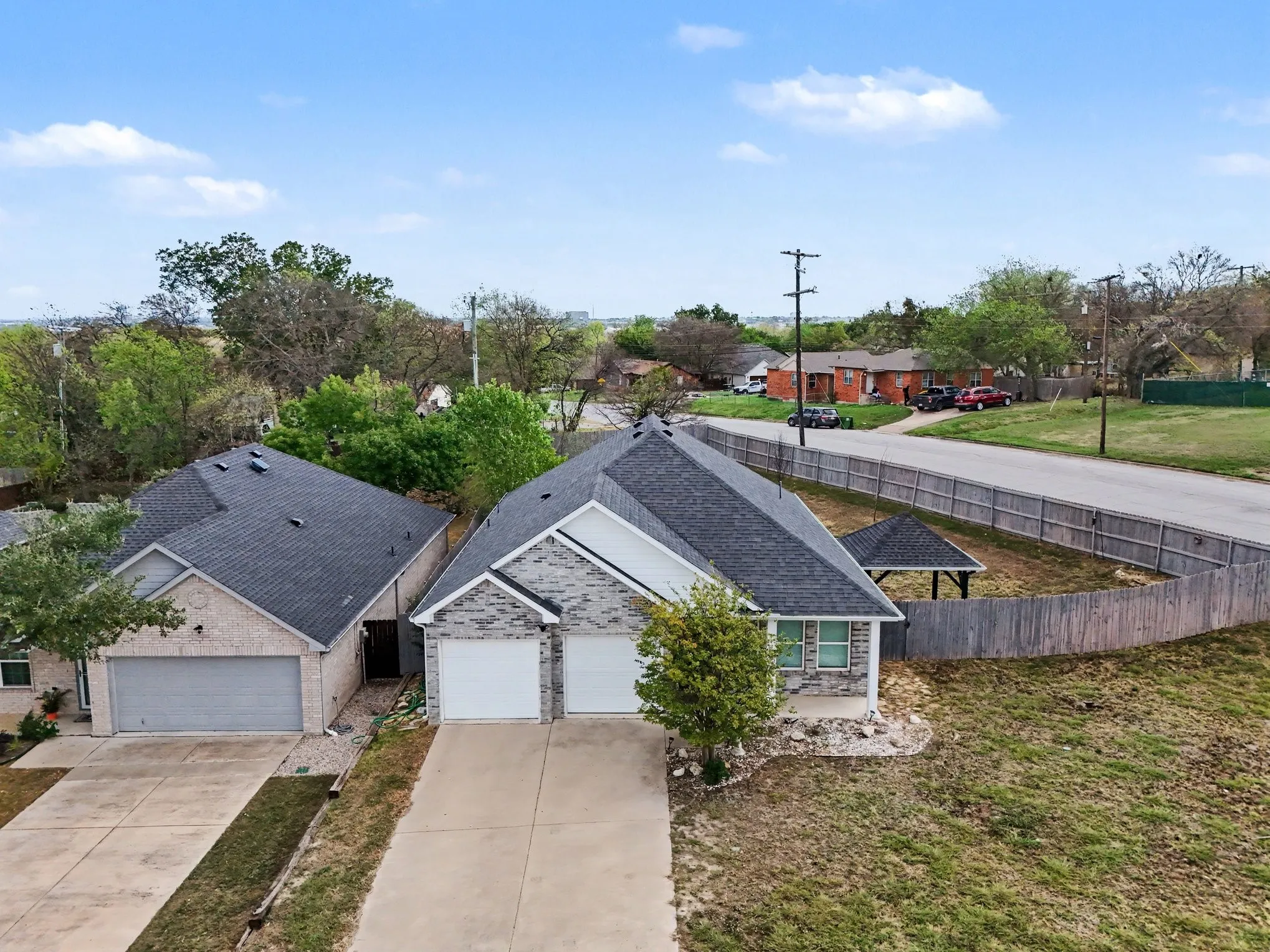 Single Family Residence For Sale in Tarrant County , 819 N Ridge Drive, White Settlement, Texas 76108, 3 Bedroom, 2 Bathroom, 2 Garage spaces, 1,408 Sqft, built in 2019, mls#21411769, Real Estate Agent in White Settlement, Homes For Sale in Tarrant county, Homes For Sale in White Settlement, Realtor in White Settlement Texas, Real Estate Brokerage Independent Realty Texas, Luminita Cordes Realtor