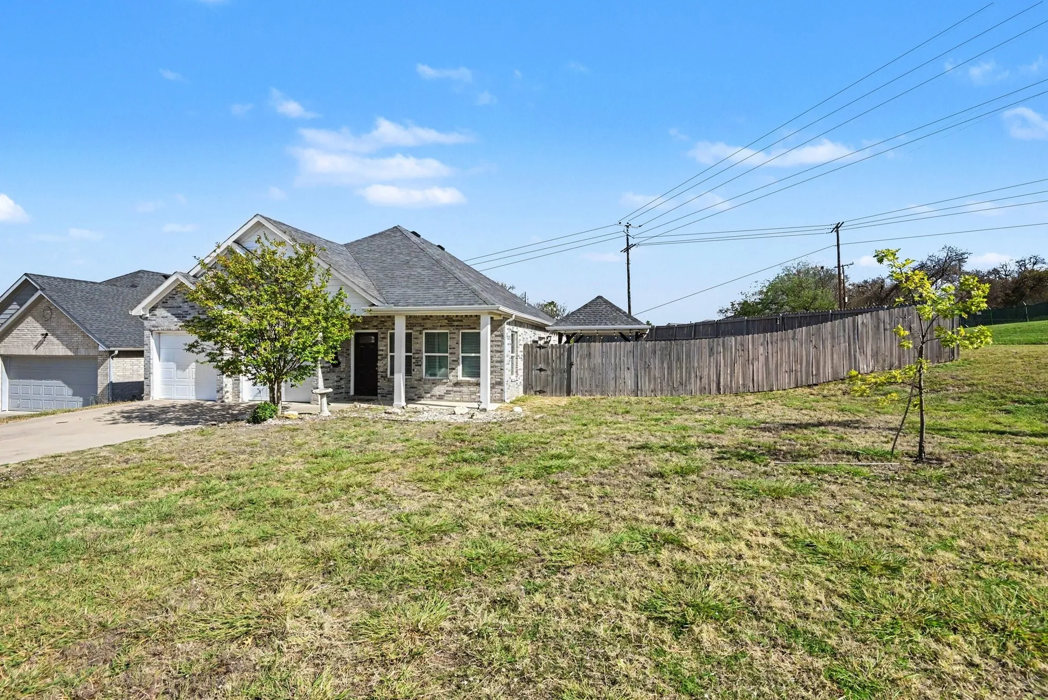 Single Family Residence For Sale in Tarrant County , 819 N Ridge Drive, White Settlement, Texas 76108, 3 Bedroom, 2 Bathroom, 2 Garage spaces, 1,408 Sqft, built in 2019, mls#21411769, Real Estate Agent in White Settlement, Homes For Sale in Tarrant county, Homes For Sale in White Settlement, Realtor in White Settlement Texas, Real Estate Brokerage Independent Realty Texas, Luminita Cordes Realtor