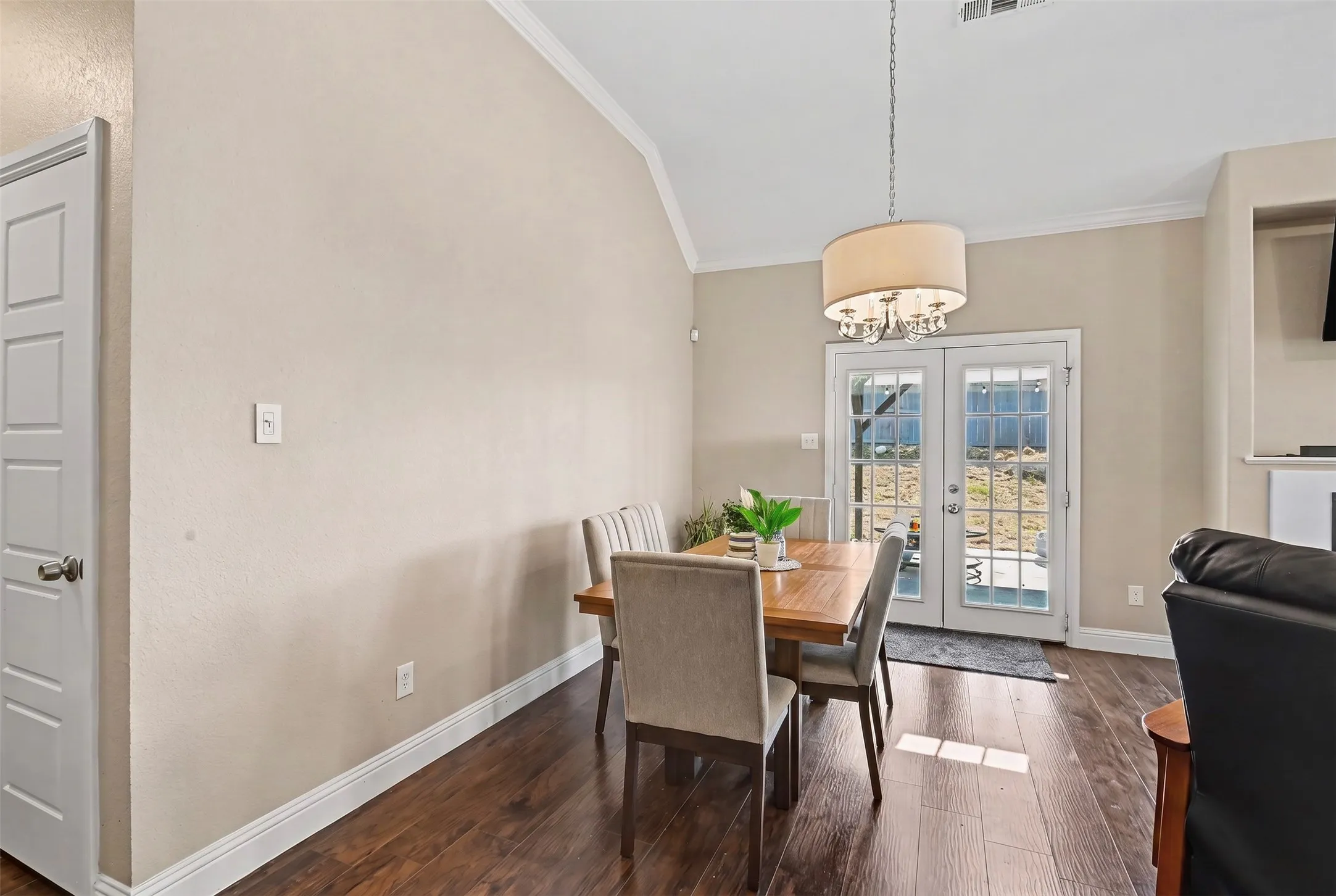 Single Family Residence For Sale in Tarrant County , 819 N Ridge Drive, White Settlement, Texas 76108, 3 Bedroom, 2 Bathroom, 2 Garage spaces, 1,408 Sqft, built in 2019, mls#21411769, Real Estate Agent in White Settlement, Homes For Sale in Tarrant county, Homes For Sale in White Settlement, Realtor in White Settlement Texas, Real Estate Brokerage Independent Realty Texas, Luminita Cordes Realtor