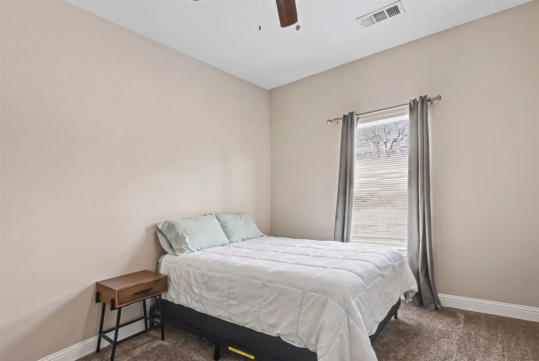 Single Family Residence For Sale in Tarrant County , 819 N Ridge Drive, White Settlement, Texas 76108, 3 Bedroom, 2 Bathroom, 2 Garage spaces, 1,408 Sqft, built in 2019, mls#21411769, Real Estate Agent in White Settlement, Homes For Sale in Tarrant county, Homes For Sale in White Settlement, Realtor in White Settlement Texas, Real Estate Brokerage Independent Realty Texas, Luminita Cordes Realtor
