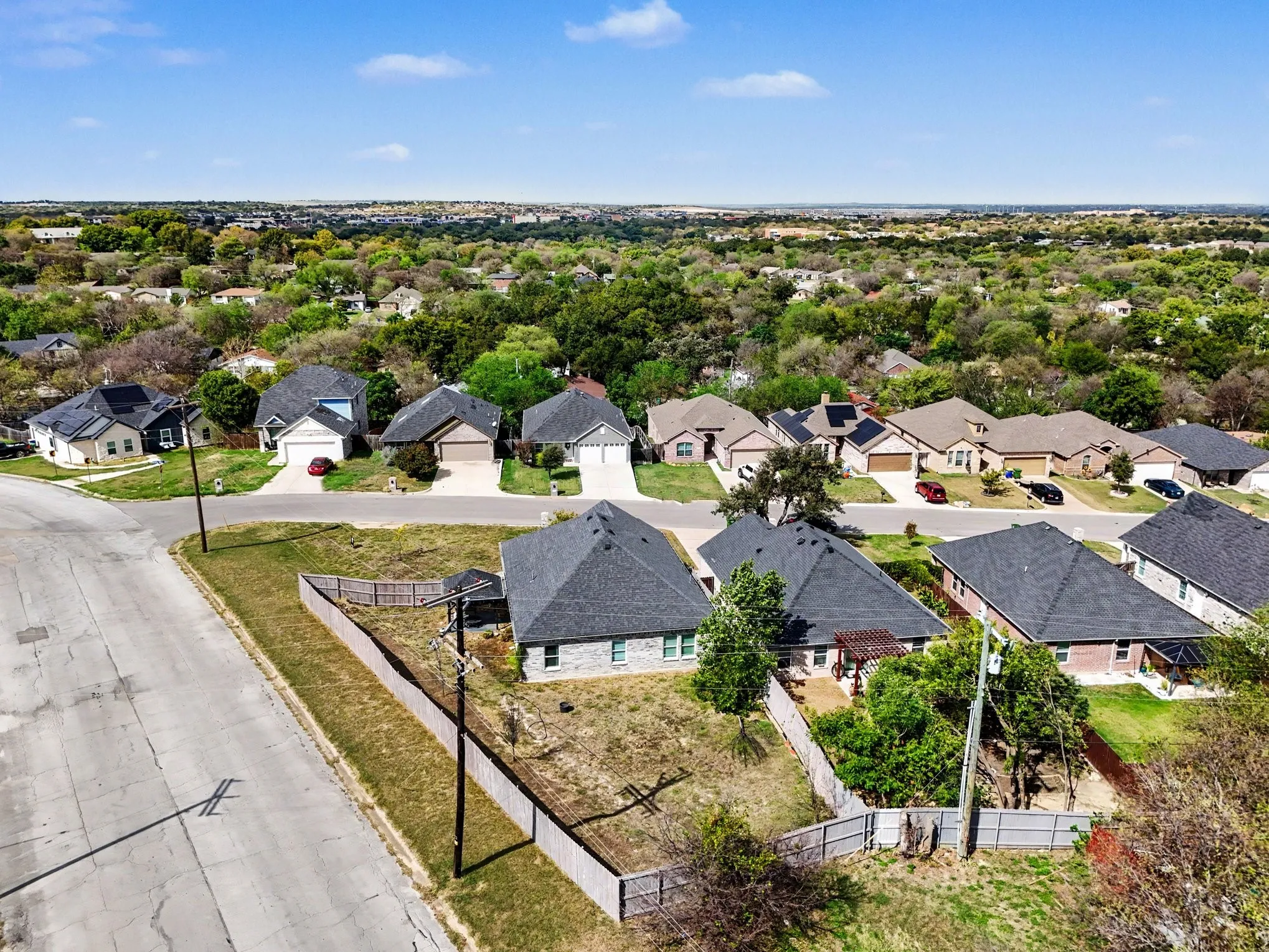 Single Family Residence For Sale in Tarrant County , 819 N Ridge Drive, White Settlement, Texas 76108, 3 Bedroom, 2 Bathroom, 2 Garage spaces, 1,408 Sqft, built in 2019, mls#21411769, Real Estate Agent in White Settlement, Homes For Sale in Tarrant county, Homes For Sale in White Settlement, Realtor in White Settlement Texas, Real Estate Brokerage Independent Realty Texas, Luminita Cordes Realtor