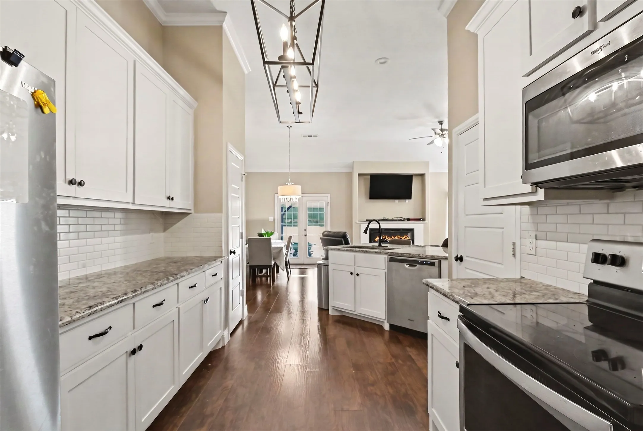Single Family Residence For Sale in Tarrant County , 819 N Ridge Drive, White Settlement, Texas 76108, 3 Bedroom, 2 Bathroom, 2 Garage spaces, 1,408 Sqft, built in 2019, mls#21411769, Real Estate Agent in White Settlement, Homes For Sale in Tarrant county, Homes For Sale in White Settlement, Realtor in White Settlement Texas, Real Estate Brokerage Independent Realty Texas, Luminita Cordes Realtor