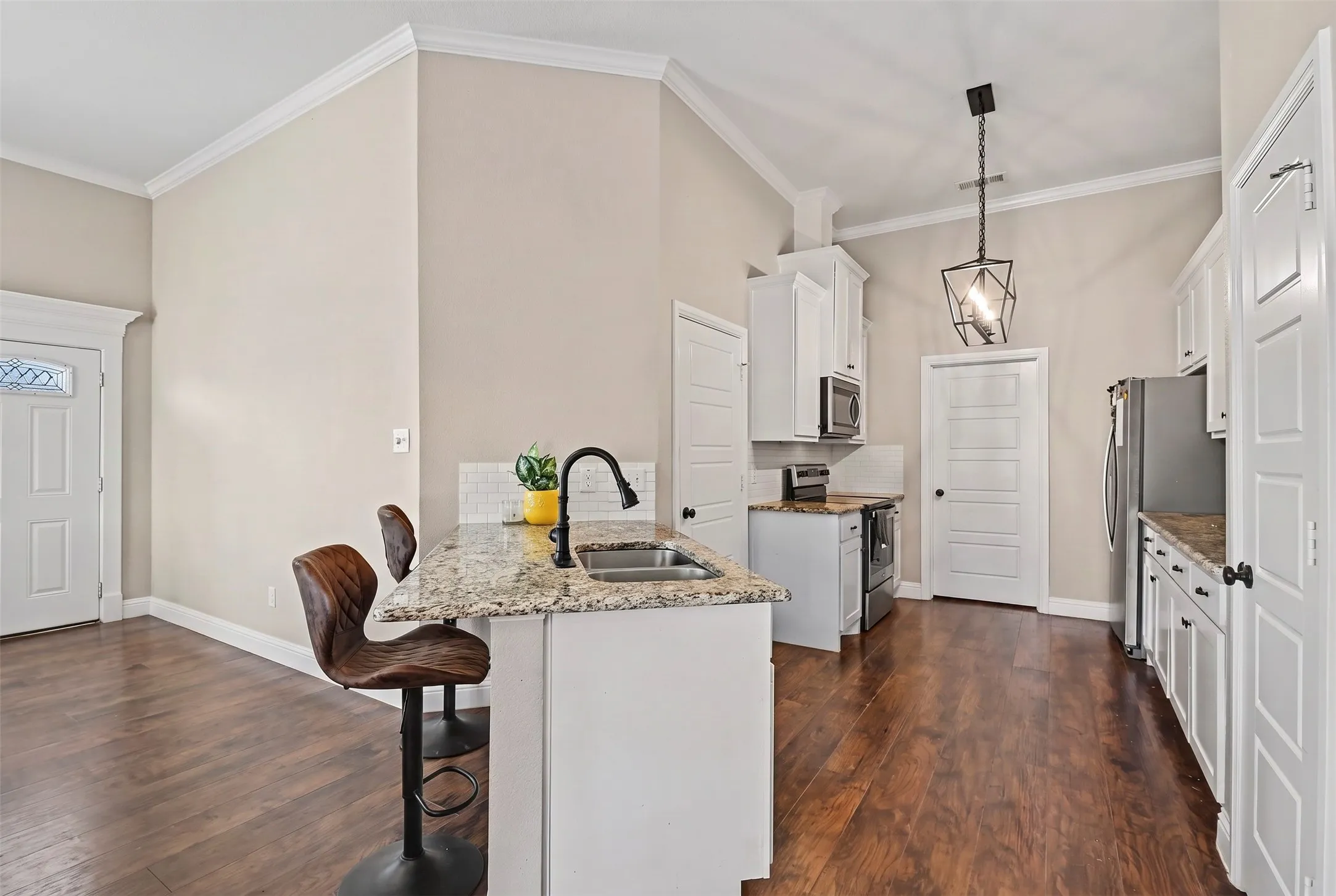 Single Family Residence For Sale in Tarrant County , 819 N Ridge Drive, White Settlement, Texas 76108, 3 Bedroom, 2 Bathroom, 2 Garage spaces, 1,408 Sqft, built in 2019, mls#21411769, Real Estate Agent in White Settlement, Homes For Sale in Tarrant county, Homes For Sale in White Settlement, Realtor in White Settlement Texas, Real Estate Brokerage Independent Realty Texas, Luminita Cordes Realtor