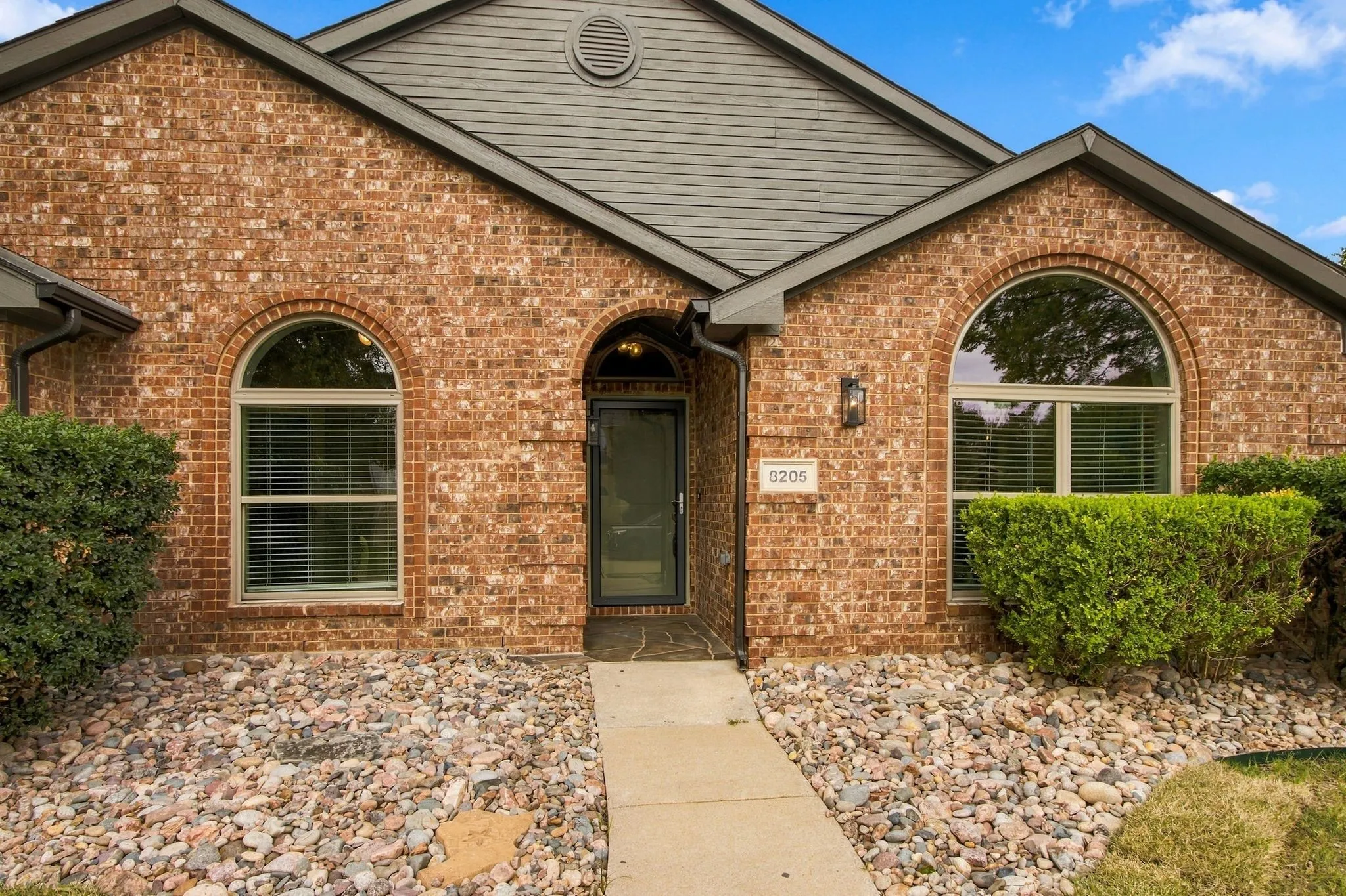Single Family Residence For Sale in Collin County , 8205 Galley Street, Frisco, Texas 75035, 3 Bedroom, 2 Bathroom, 2 Garage spaces, 1,486 Sqft, built in 1994, mls#21411330, Real Estate Agent in Frisco, Homes For Sale in Collin county, Homes For Sale in Frisco, Realtor in Frisco Texas, Real Estate Brokerage Independent Realty Texas, Luminita Cordes Realtor
