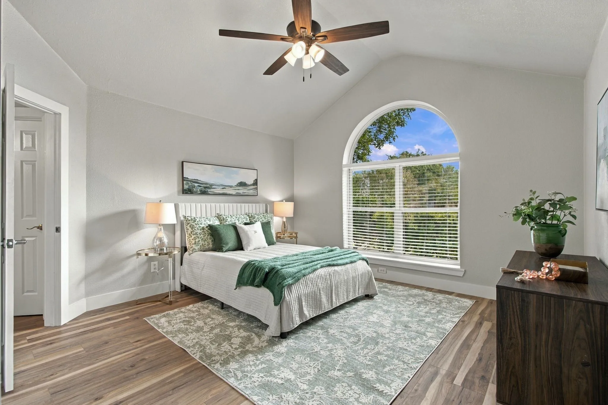 Single Family Residence For Sale in Collin County , 8205 Galley Street, Frisco, Texas 75035, 3 Bedroom, 2 Bathroom, 2 Garage spaces, 1,486 Sqft, built in 1994, mls#21411330, Real Estate Agent in Frisco, Homes For Sale in Collin county, Homes For Sale in Frisco, Realtor in Frisco Texas, Real Estate Brokerage Independent Realty Texas, Luminita Cordes Realtor