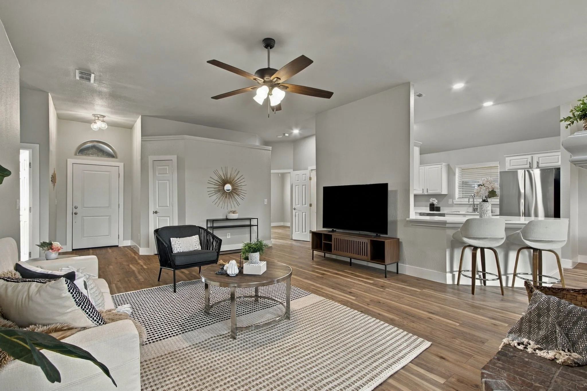Single Family Residence For Sale in Collin County , 8205 Galley Street, Frisco, Texas 75035, 3 Bedroom, 2 Bathroom, 2 Garage spaces, 1,486 Sqft, built in 1994, mls#21411330, Real Estate Agent in Frisco, Homes For Sale in Collin county, Homes For Sale in Frisco, Realtor in Frisco Texas, Real Estate Brokerage Independent Realty Texas, Luminita Cordes Realtor