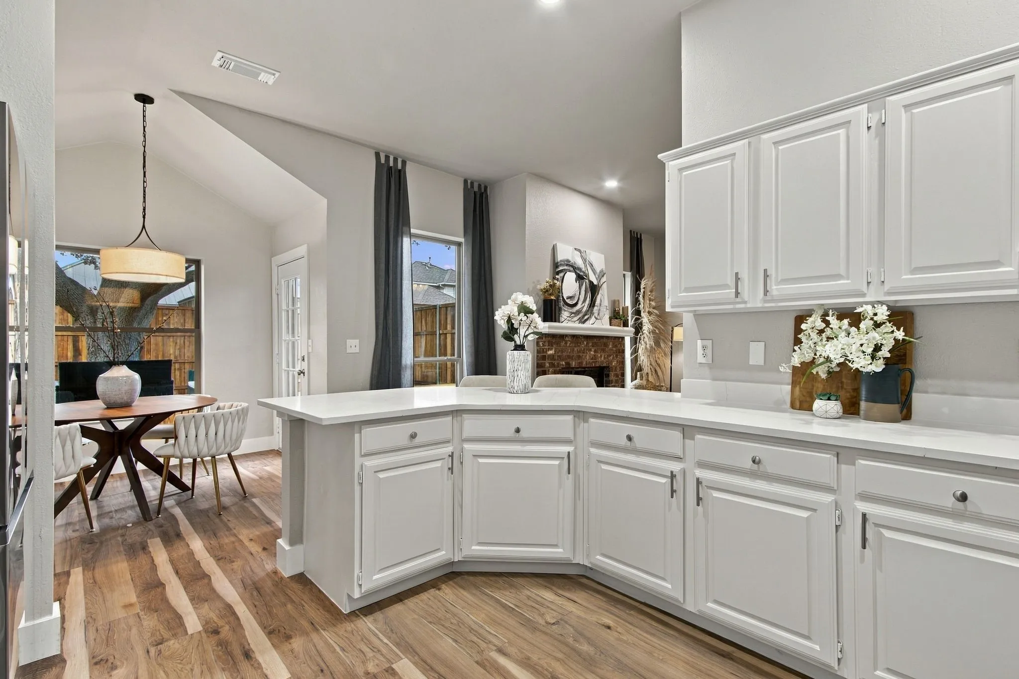 Single Family Residence For Sale in Collin County , 8205 Galley Street, Frisco, Texas 75035, 3 Bedroom, 2 Bathroom, 2 Garage spaces, 1,486 Sqft, built in 1994, mls#21411330, Real Estate Agent in Frisco, Homes For Sale in Collin county, Homes For Sale in Frisco, Realtor in Frisco Texas, Real Estate Brokerage Independent Realty Texas, Luminita Cordes Realtor
