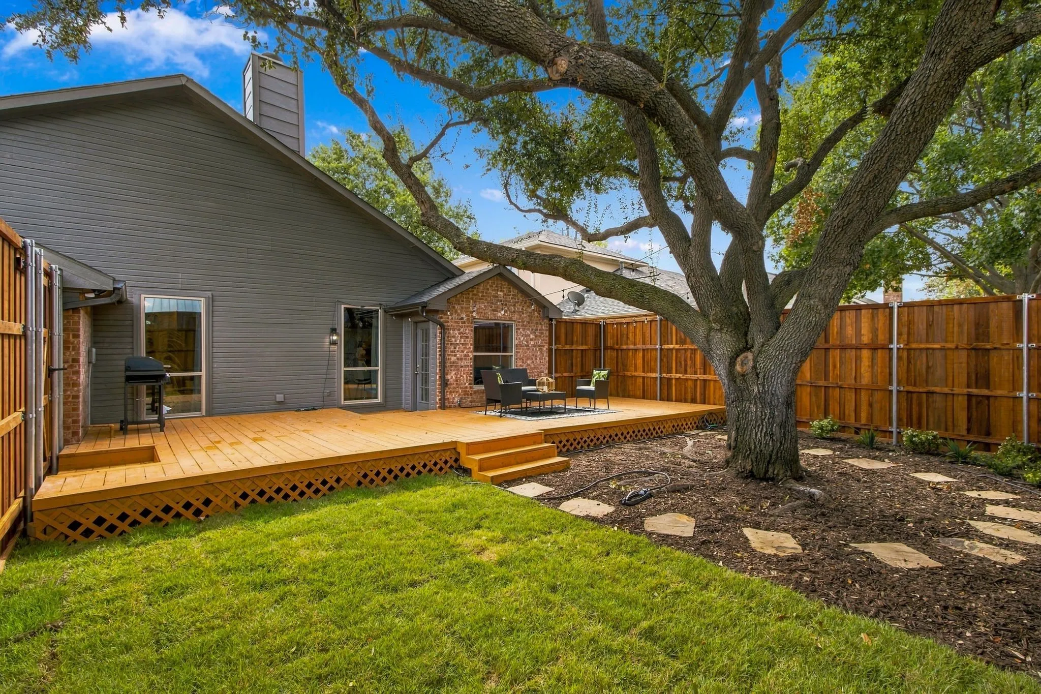 Single Family Residence For Sale in Collin County , 8205 Galley Street, Frisco, Texas 75035, 3 Bedroom, 2 Bathroom, 2 Garage spaces, 1,486 Sqft, built in 1994, mls#21411330, Real Estate Agent in Frisco, Homes For Sale in Collin county, Homes For Sale in Frisco, Realtor in Frisco Texas, Real Estate Brokerage Independent Realty Texas, Luminita Cordes Realtor