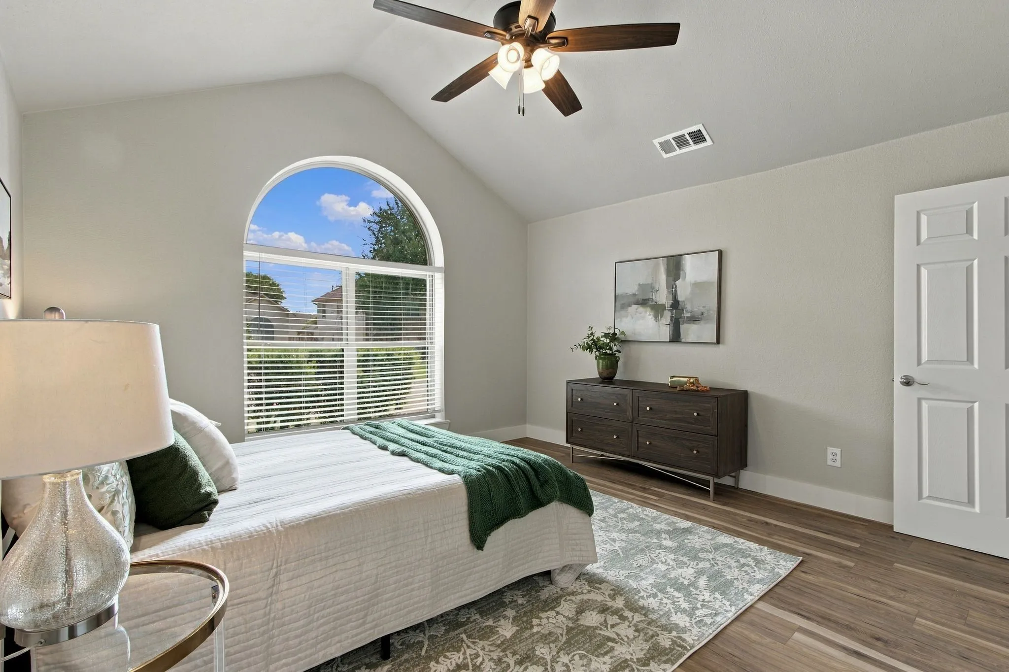 Single Family Residence For Sale in Collin County , 8205 Galley Street, Frisco, Texas 75035, 3 Bedroom, 2 Bathroom, 2 Garage spaces, 1,486 Sqft, built in 1994, mls#21411330, Real Estate Agent in Frisco, Homes For Sale in Collin county, Homes For Sale in Frisco, Realtor in Frisco Texas, Real Estate Brokerage Independent Realty Texas, Luminita Cordes Realtor