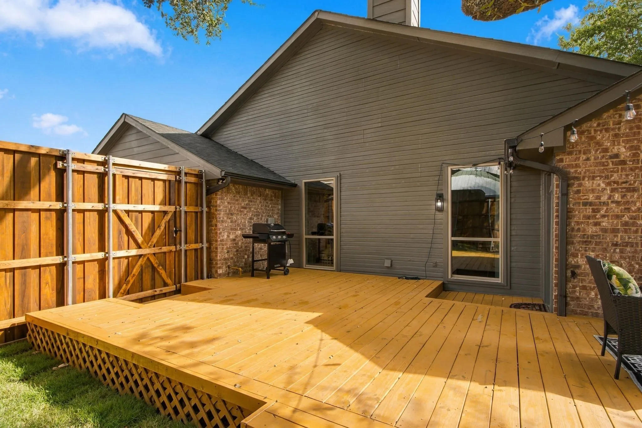 Single Family Residence For Sale in Collin County , 8205 Galley Street, Frisco, Texas 75035, 3 Bedroom, 2 Bathroom, 2 Garage spaces, 1,486 Sqft, built in 1994, mls#21411330, Real Estate Agent in Frisco, Homes For Sale in Collin county, Homes For Sale in Frisco, Realtor in Frisco Texas, Real Estate Brokerage Independent Realty Texas, Luminita Cordes Realtor