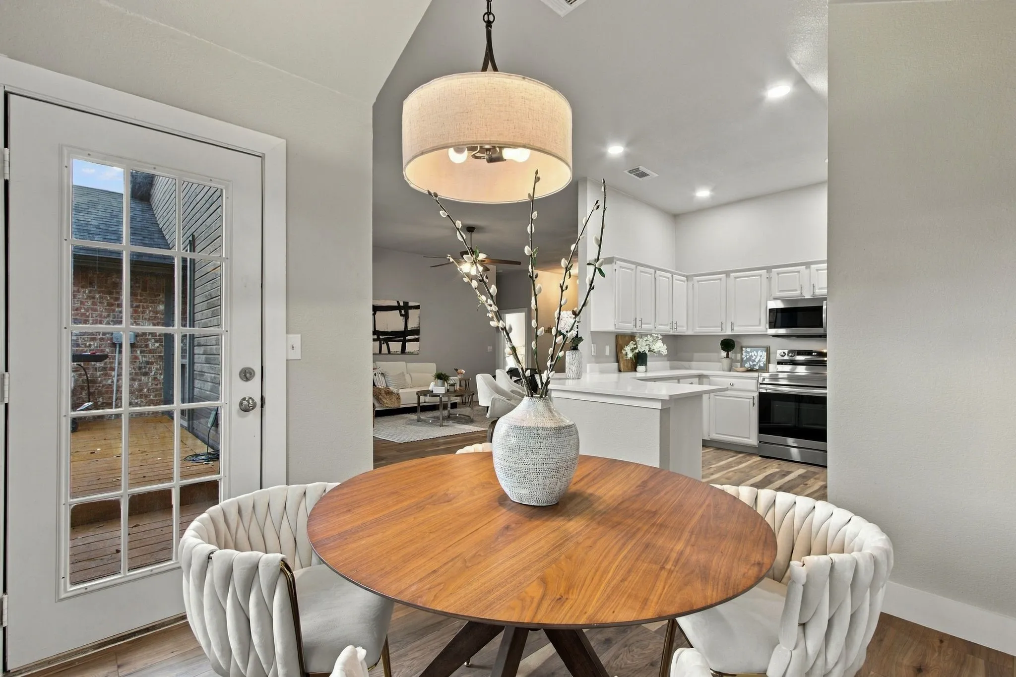Single Family Residence For Sale in Collin County , 8205 Galley Street, Frisco, Texas 75035, 3 Bedroom, 2 Bathroom, 2 Garage spaces, 1,486 Sqft, built in 1994, mls#21411330, Real Estate Agent in Frisco, Homes For Sale in Collin county, Homes For Sale in Frisco, Realtor in Frisco Texas, Real Estate Brokerage Independent Realty Texas, Luminita Cordes Realtor