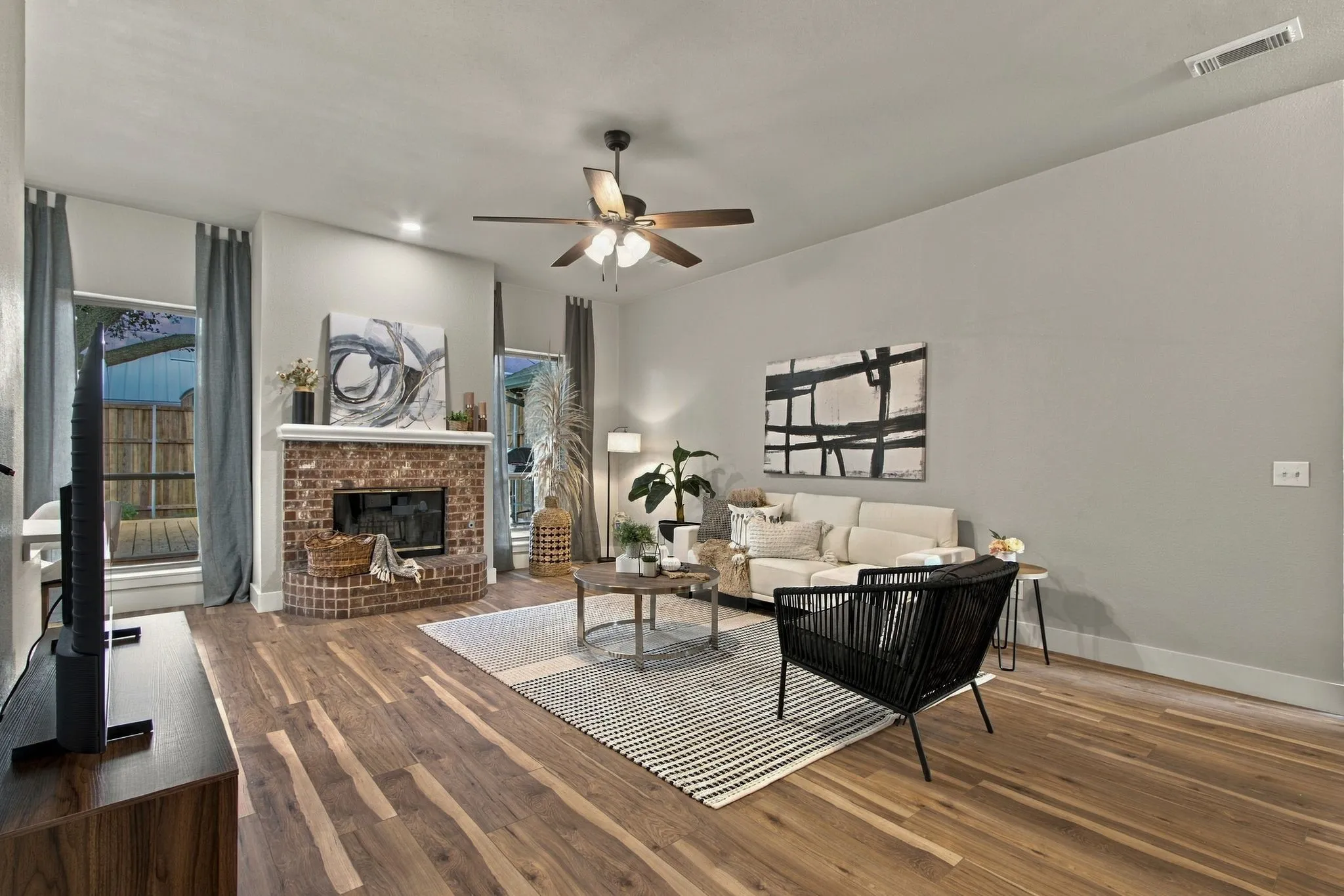 Single Family Residence For Sale in Collin County , 8205 Galley Street, Frisco, Texas 75035, 3 Bedroom, 2 Bathroom, 2 Garage spaces, 1,486 Sqft, built in 1994, mls#21411330, Real Estate Agent in Frisco, Homes For Sale in Collin county, Homes For Sale in Frisco, Realtor in Frisco Texas, Real Estate Brokerage Independent Realty Texas, Luminita Cordes Realtor