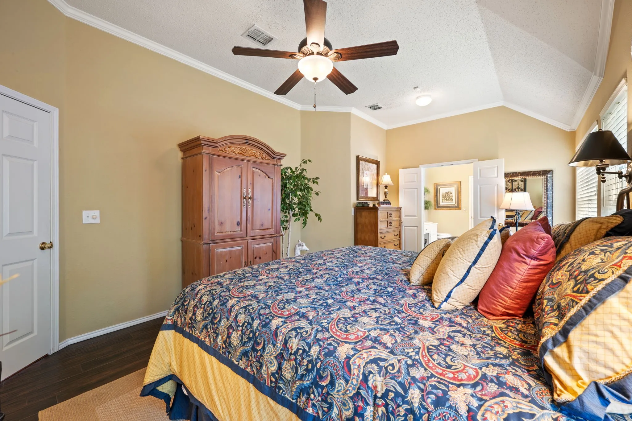 Single Family Residence For Sale in Collin County , 6860 Saddletree Trail, Plano, Texas 75023, 3 Bedroom, 2 Bathroom, 2 Garage spaces, 1,608 Sqft, built in 1994, mls#21348477, Real Estate Agent in Plano, Homes For Sale in Collin county, Homes For Sale in Plano, Realtor in Plano Texas, Real Estate Brokerage Independent Realty Texas, Luminita Cordes Realtor