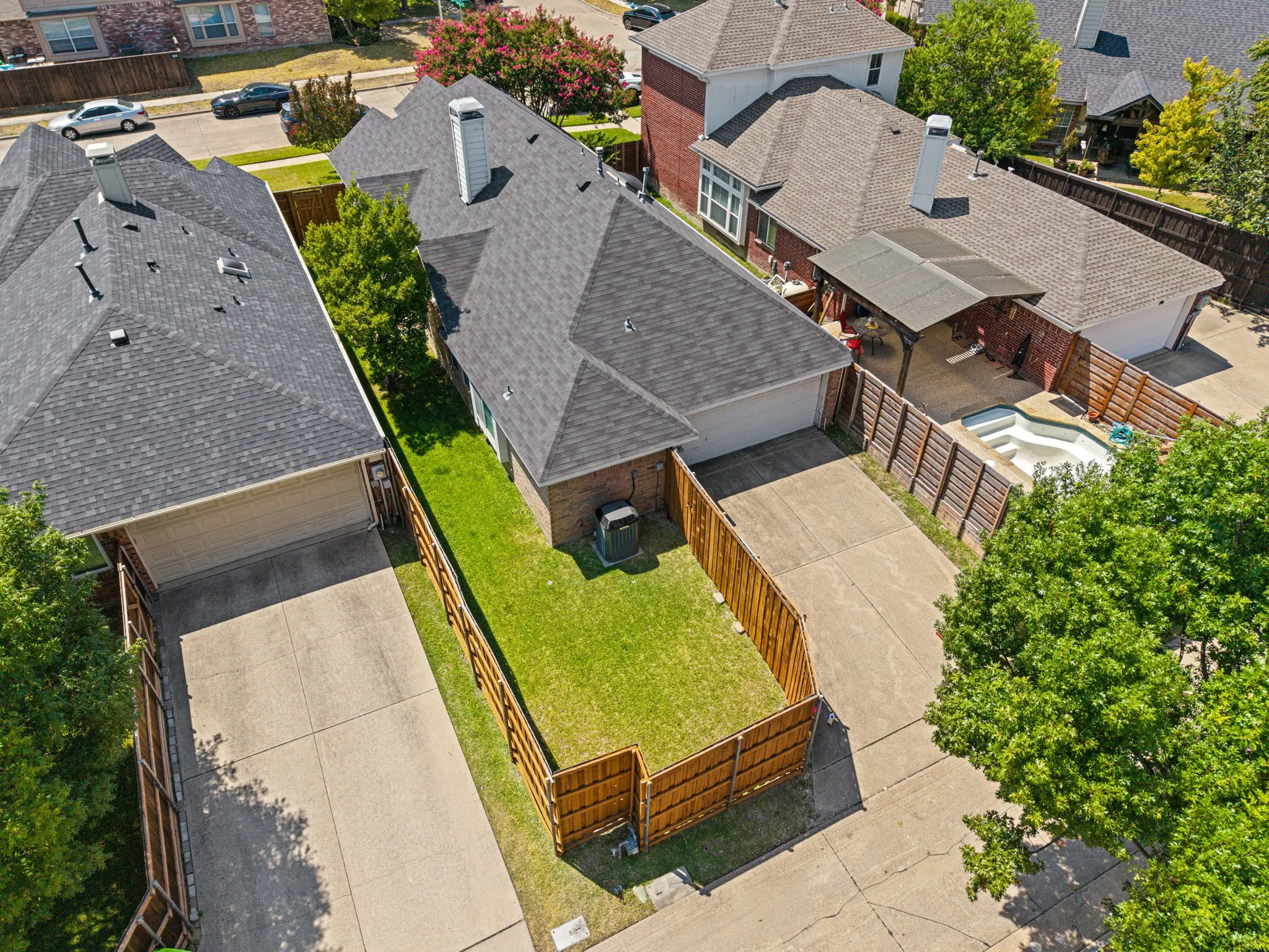 Single Family Residence For Sale in Collin County , 6860 Saddletree Trail, Plano, Texas 75023, 3 Bedroom, 2 Bathroom, 2 Garage spaces, 1,608 Sqft, built in 1994, mls#21348477, Real Estate Agent in Plano, Homes For Sale in Collin county, Homes For Sale in Plano, Realtor in Plano Texas, Real Estate Brokerage Independent Realty Texas, Luminita Cordes Realtor