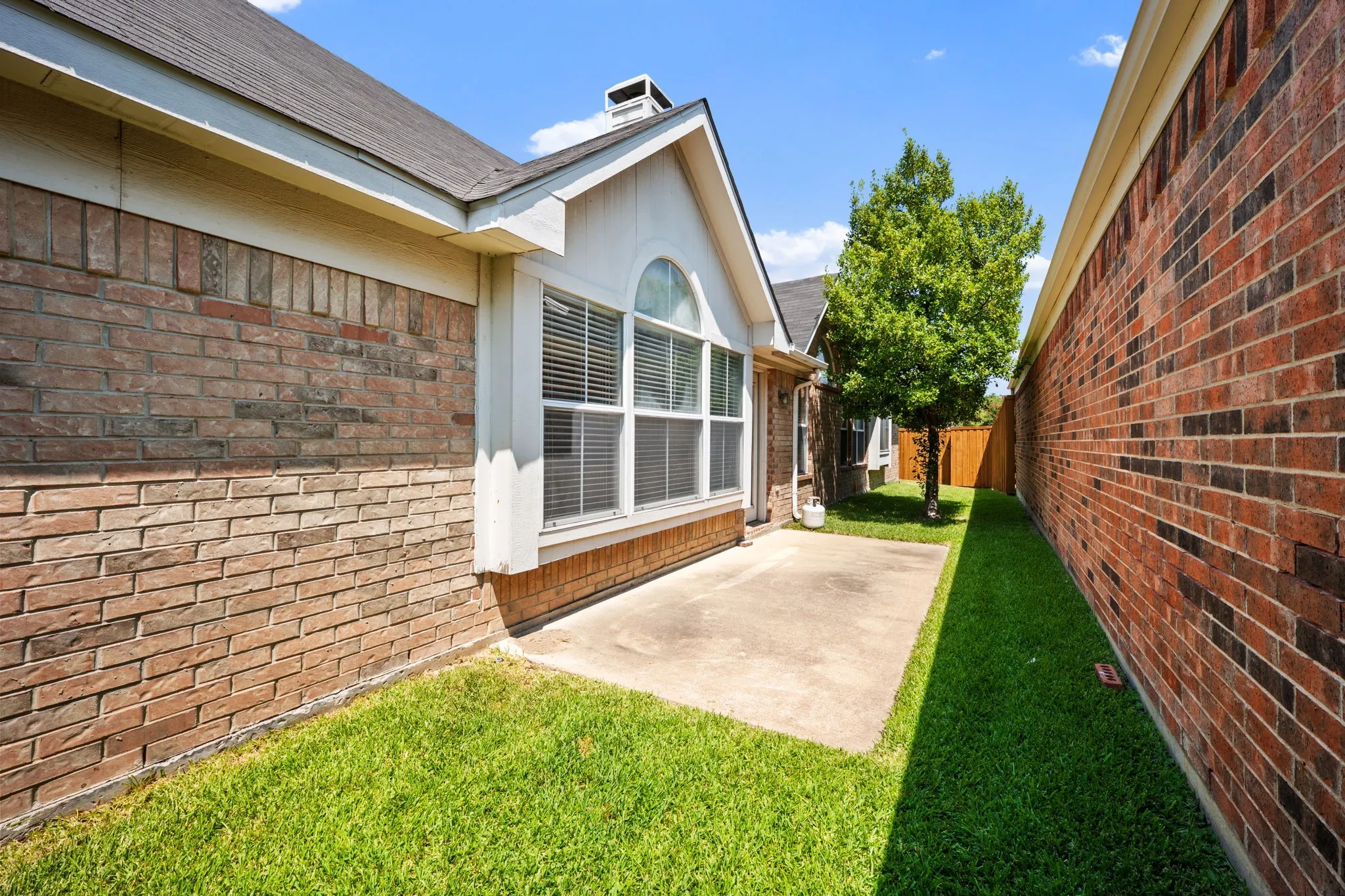 Single Family Residence For Sale in Collin County , 6860 Saddletree Trail, Plano, Texas 75023, 3 Bedroom, 2 Bathroom, 2 Garage spaces, 1,608 Sqft, built in 1994, mls#21348477, Real Estate Agent in Plano, Homes For Sale in Collin county, Homes For Sale in Plano, Realtor in Plano Texas, Real Estate Brokerage Independent Realty Texas, Luminita Cordes Realtor