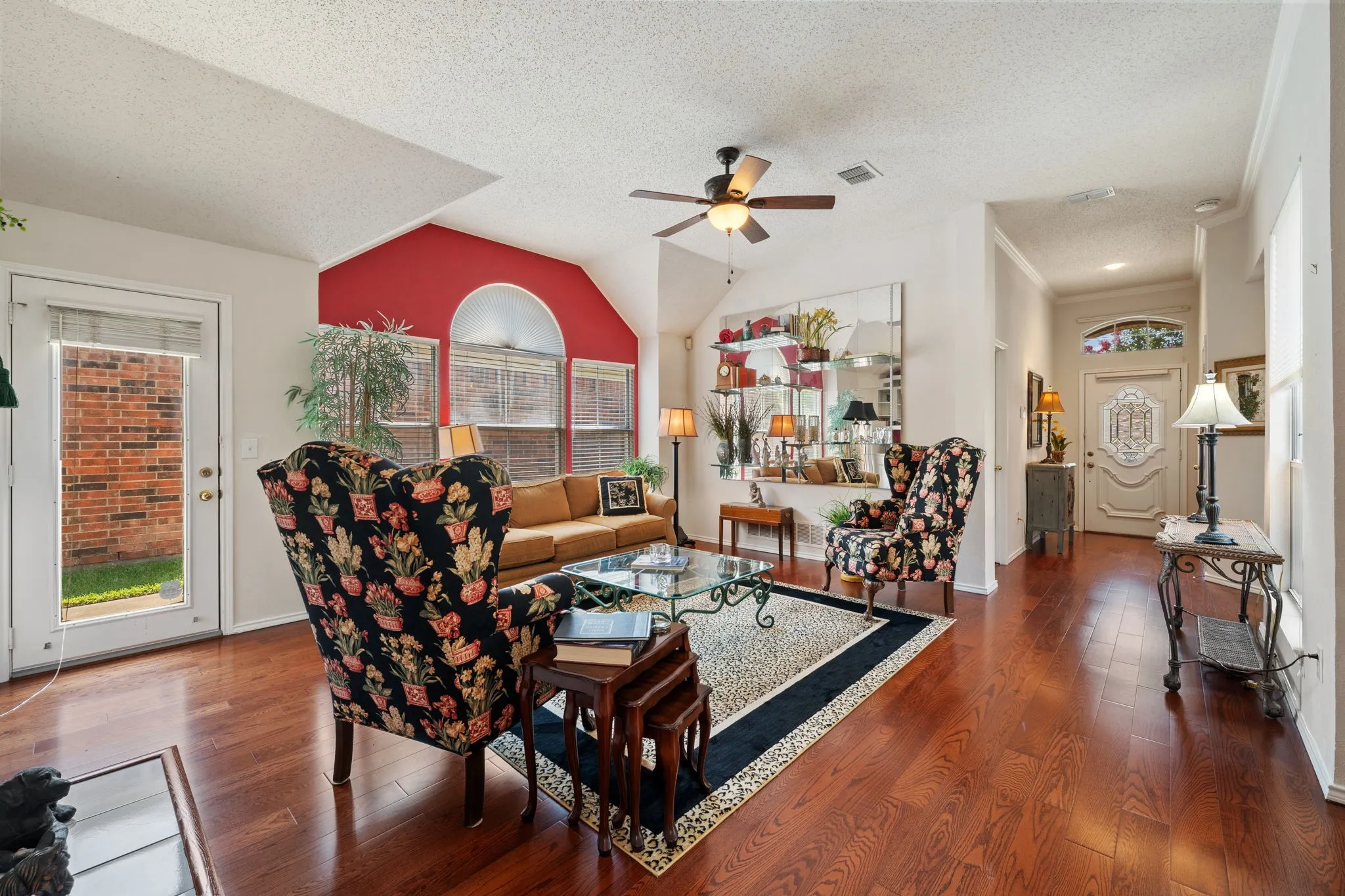 Single Family Residence For Sale in Collin County , 6860 Saddletree Trail, Plano, Texas 75023, 3 Bedroom, 2 Bathroom, 2 Garage spaces, 1,608 Sqft, built in 1994, mls#21348477, Real Estate Agent in Plano, Homes For Sale in Collin county, Homes For Sale in Plano, Realtor in Plano Texas, Real Estate Brokerage Independent Realty Texas, Luminita Cordes Realtor