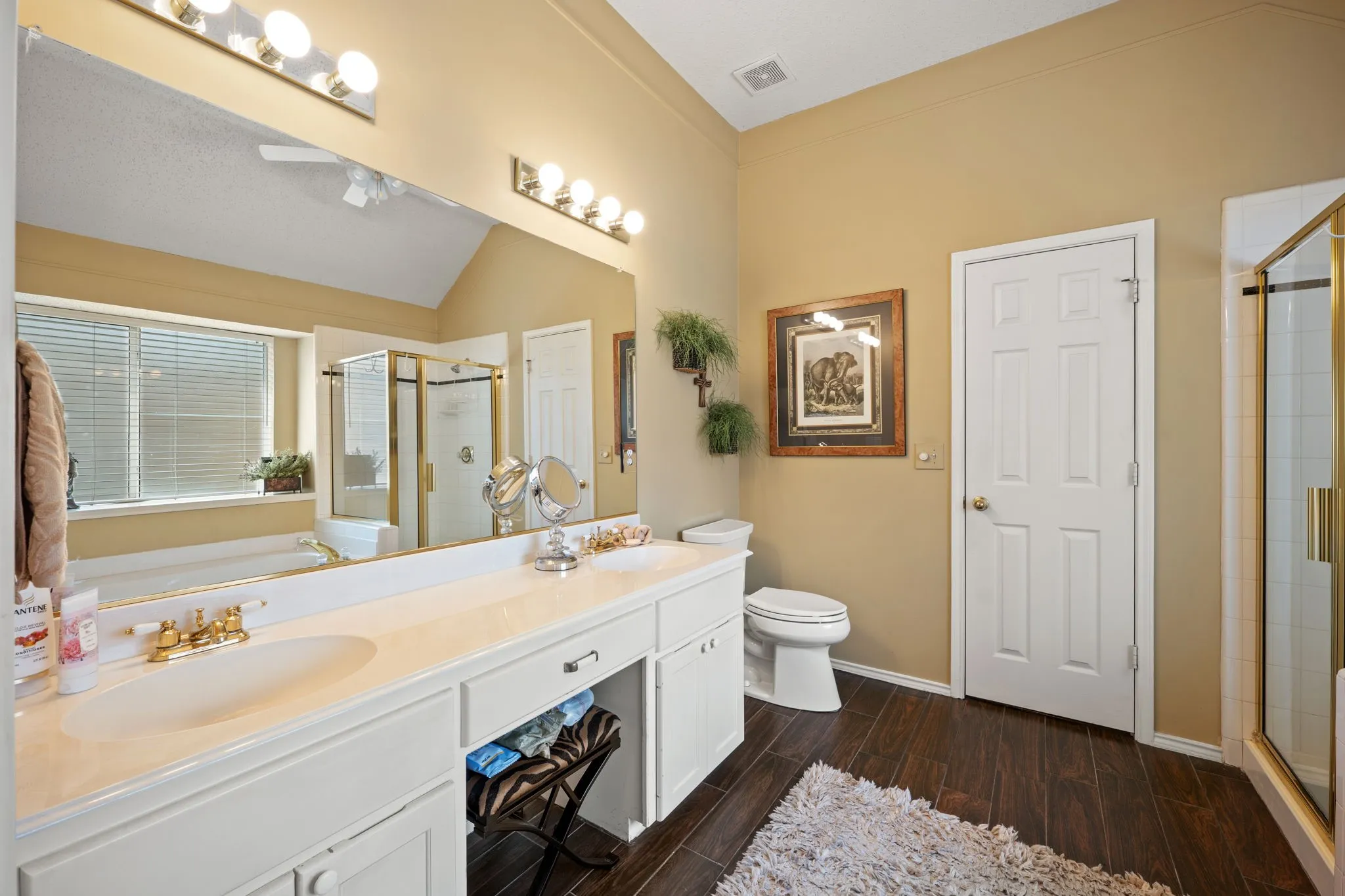 Single Family Residence For Sale in Collin County , 6860 Saddletree Trail, Plano, Texas 75023, 3 Bedroom, 2 Bathroom, 2 Garage spaces, 1,608 Sqft, built in 1994, mls#21348477, Real Estate Agent in Plano, Homes For Sale in Collin county, Homes For Sale in Plano, Realtor in Plano Texas, Real Estate Brokerage Independent Realty Texas, Luminita Cordes Realtor