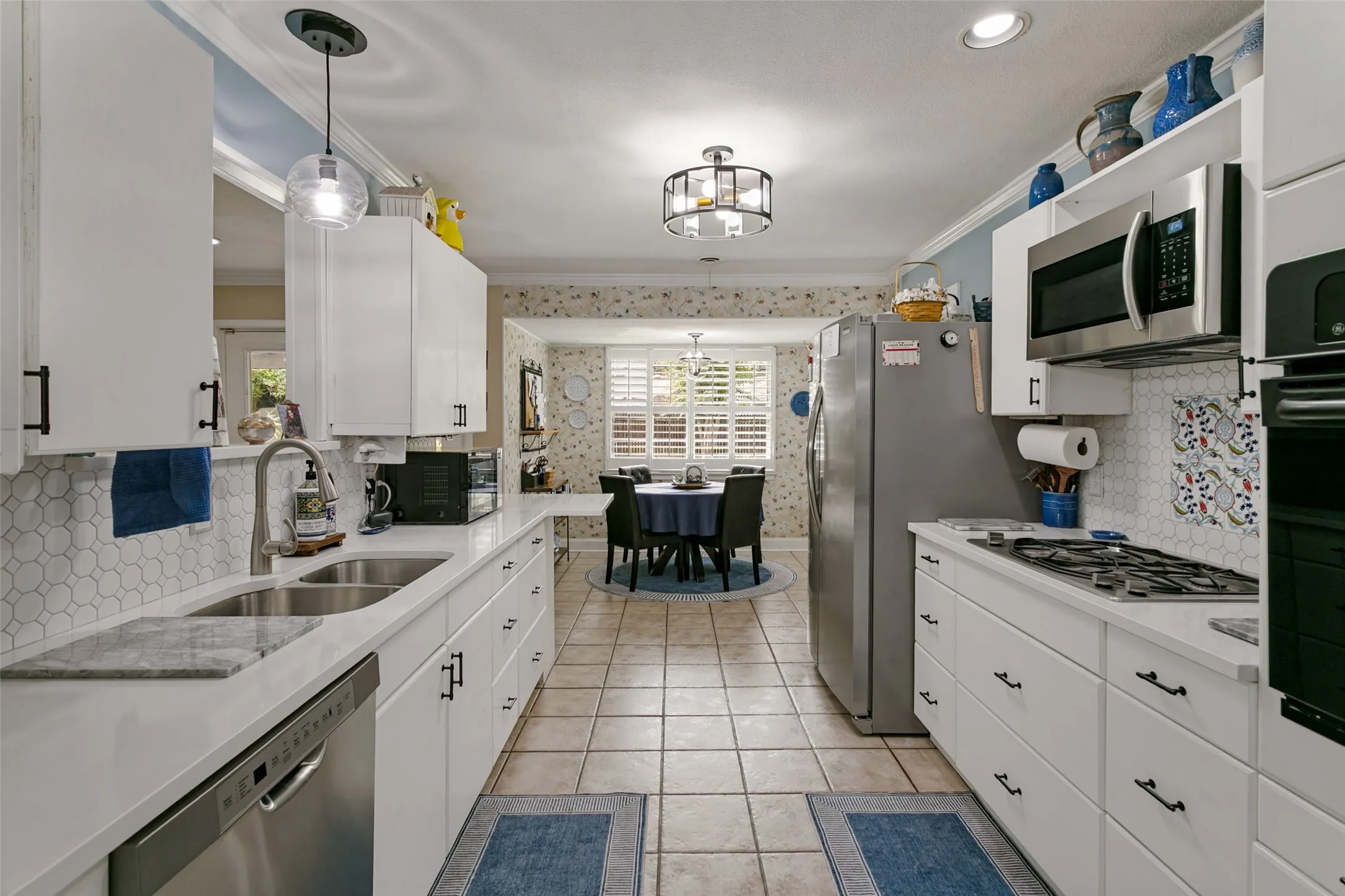 Single Family Residence For Sale in Tarrant County , 4309 Selkirk Drive W, Fort Worth, Texas 76109, 3 Bedroom, 3 Bathroom, 2 Garage spaces, 2,045 Sqft, built in 1959, mls#21412626, Real Estate Agent in Fort Worth, Homes For Sale in Tarrant county, Homes For Sale in Fort Worth, Realtor in Fort Worth Texas, Real Estate Brokerage Independent Realty Texas, Luminita Cordes Realtor
