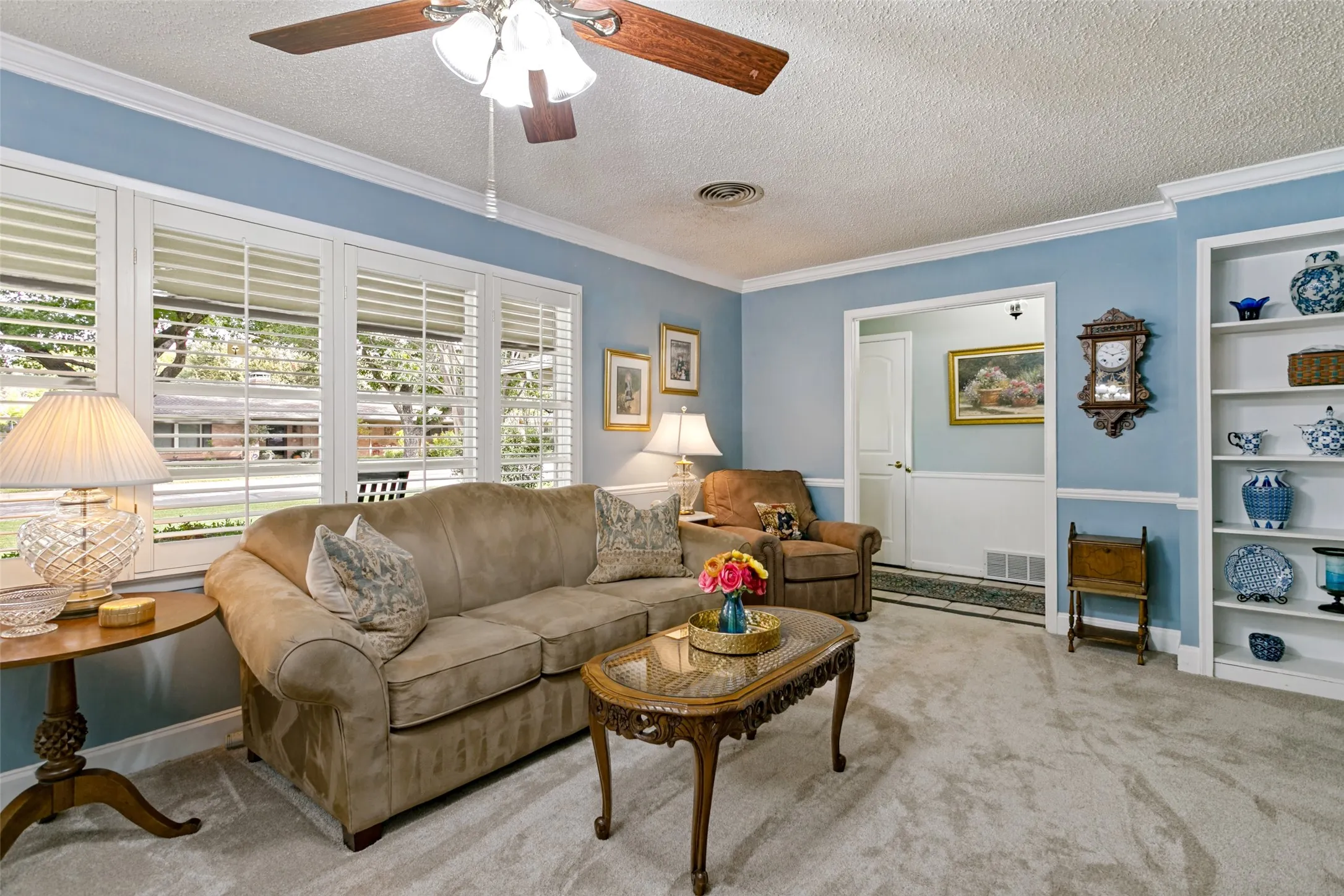 Single Family Residence For Sale in Tarrant County , 4309 Selkirk Drive W, Fort Worth, Texas 76109, 3 Bedroom, 3 Bathroom, 2 Garage spaces, 2,045 Sqft, built in 1959, mls#21412626, Real Estate Agent in Fort Worth, Homes For Sale in Tarrant county, Homes For Sale in Fort Worth, Realtor in Fort Worth Texas, Real Estate Brokerage Independent Realty Texas, Luminita Cordes Realtor