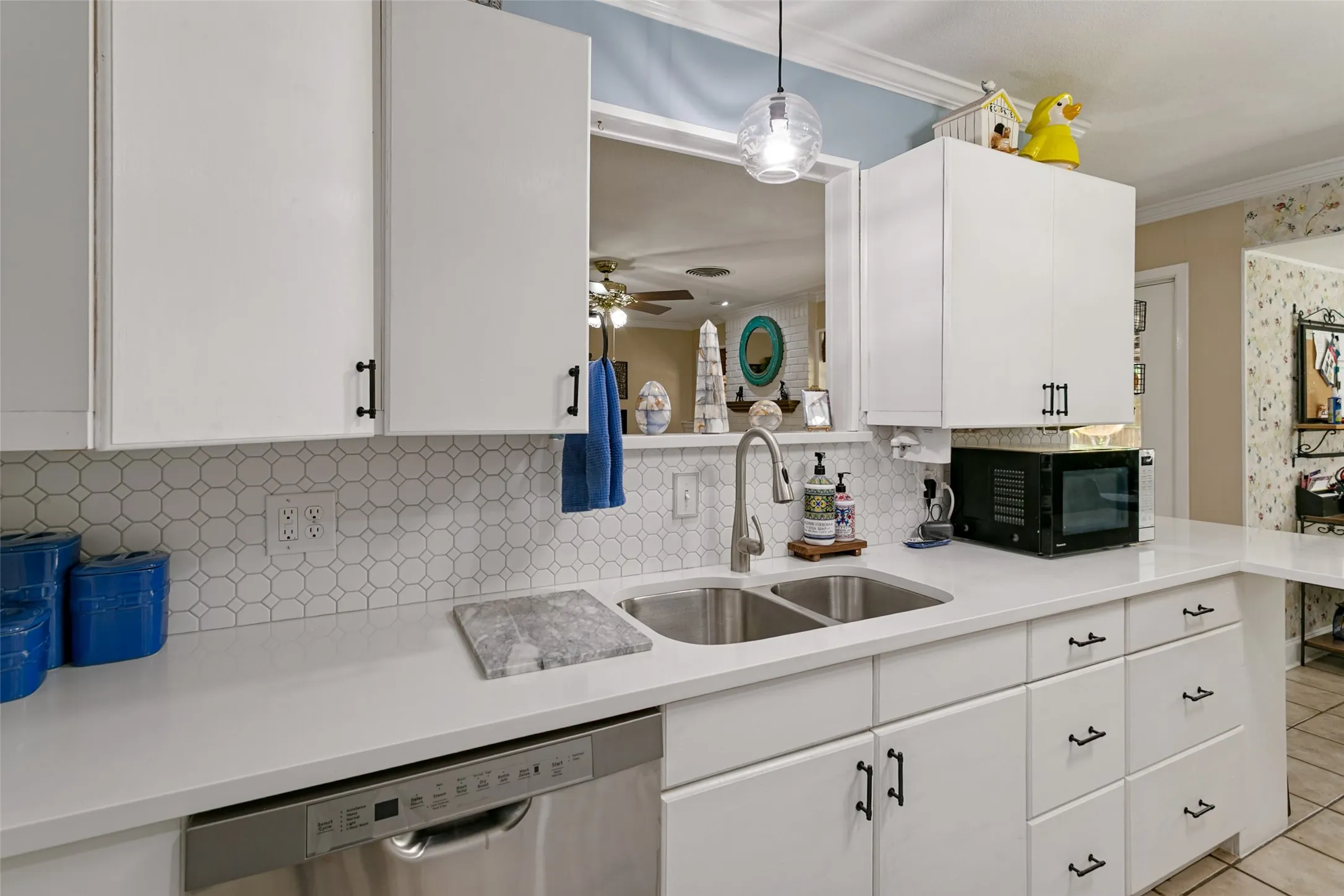 Single Family Residence For Sale in Tarrant County , 4309 Selkirk Drive W, Fort Worth, Texas 76109, 3 Bedroom, 3 Bathroom, 2 Garage spaces, 2,045 Sqft, built in 1959, mls#21412626, Real Estate Agent in Fort Worth, Homes For Sale in Tarrant county, Homes For Sale in Fort Worth, Realtor in Fort Worth Texas, Real Estate Brokerage Independent Realty Texas, Luminita Cordes Realtor