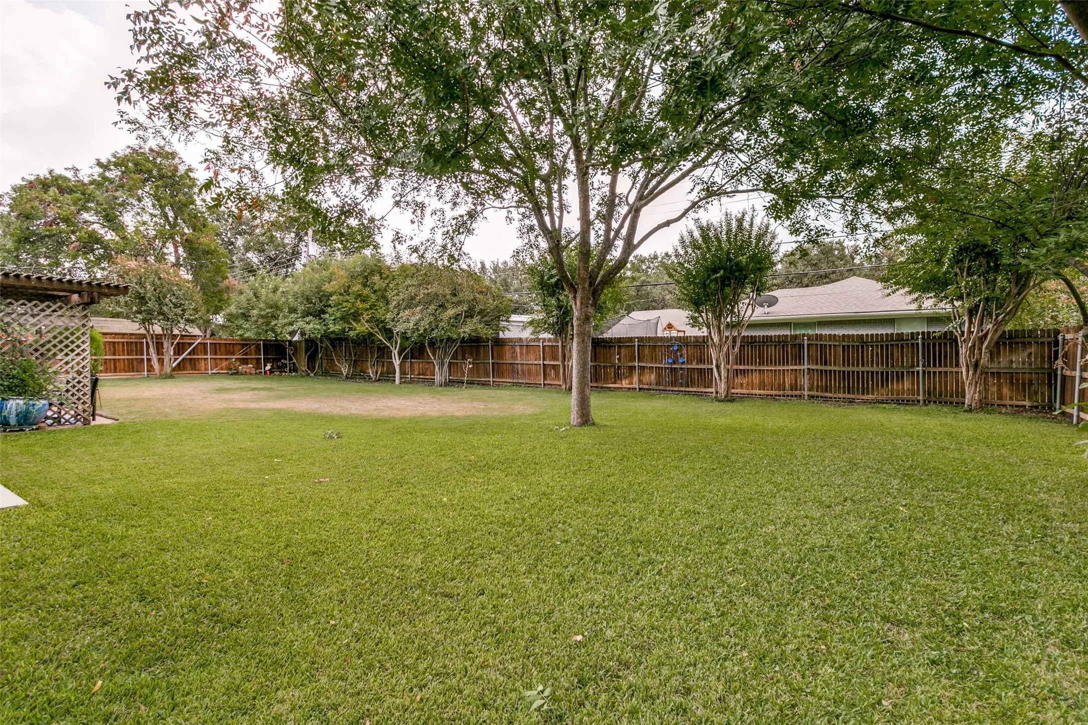 Single Family Residence For Sale in Tarrant County , 4309 Selkirk Drive W, Fort Worth, Texas 76109, 3 Bedroom, 3 Bathroom, 2 Garage spaces, 2,045 Sqft, built in 1959, mls#21412626, Real Estate Agent in Fort Worth, Homes For Sale in Tarrant county, Homes For Sale in Fort Worth, Realtor in Fort Worth Texas, Real Estate Brokerage Independent Realty Texas, Luminita Cordes Realtor