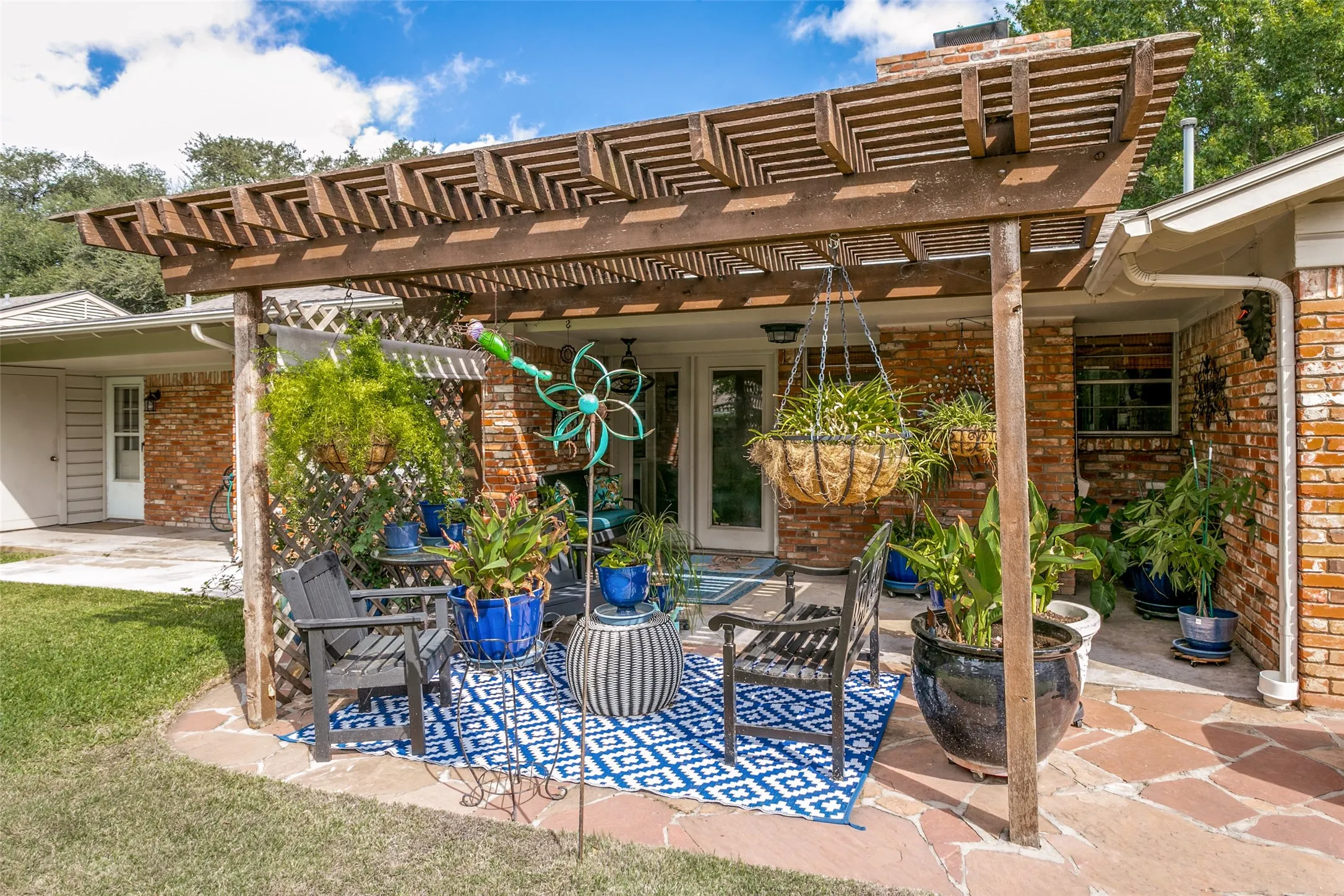 Single Family Residence For Sale in Tarrant County , 4309 Selkirk Drive W, Fort Worth, Texas 76109, 3 Bedroom, 3 Bathroom, 2 Garage spaces, 2,045 Sqft, built in 1959, mls#21412626, Real Estate Agent in Fort Worth, Homes For Sale in Tarrant county, Homes For Sale in Fort Worth, Realtor in Fort Worth Texas, Real Estate Brokerage Independent Realty Texas, Luminita Cordes Realtor