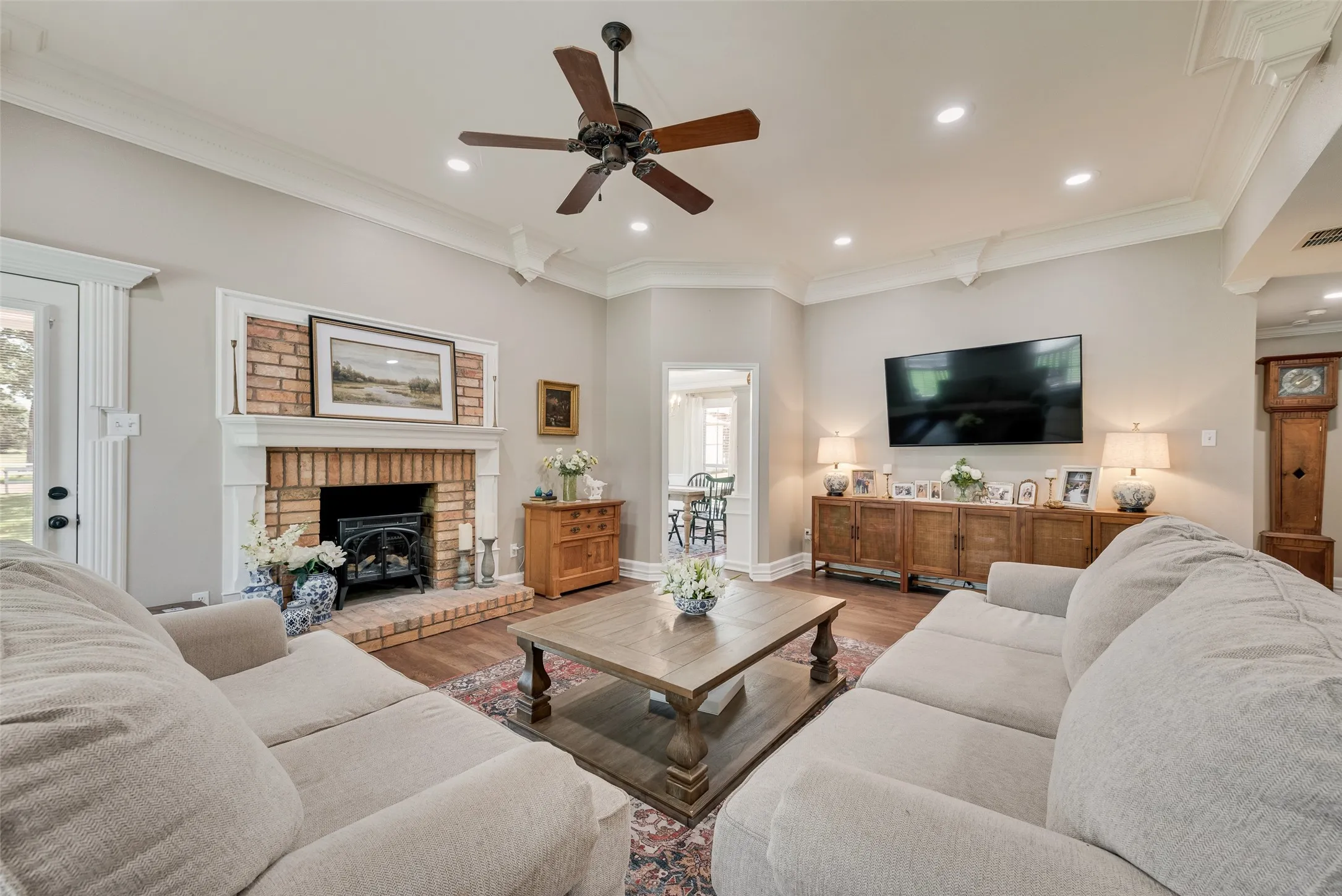 Single Family Residence For Sale in Van Zandt County , 130 VZ County Road 3509, Edgewood, Texas 75117, 3 Bedroom, 2 Bathroom, 2 Garage spaces, 2,685 Sqft, built in 1998, mls#21411688, Real Estate Agent in Edgewood, Homes For Sale in Van Zandt county, Homes For Sale in Edgewood, Realtor in Edgewood Texas, Real Estate Brokerage Independent Realty Texas, Luminita Cordes Realtor