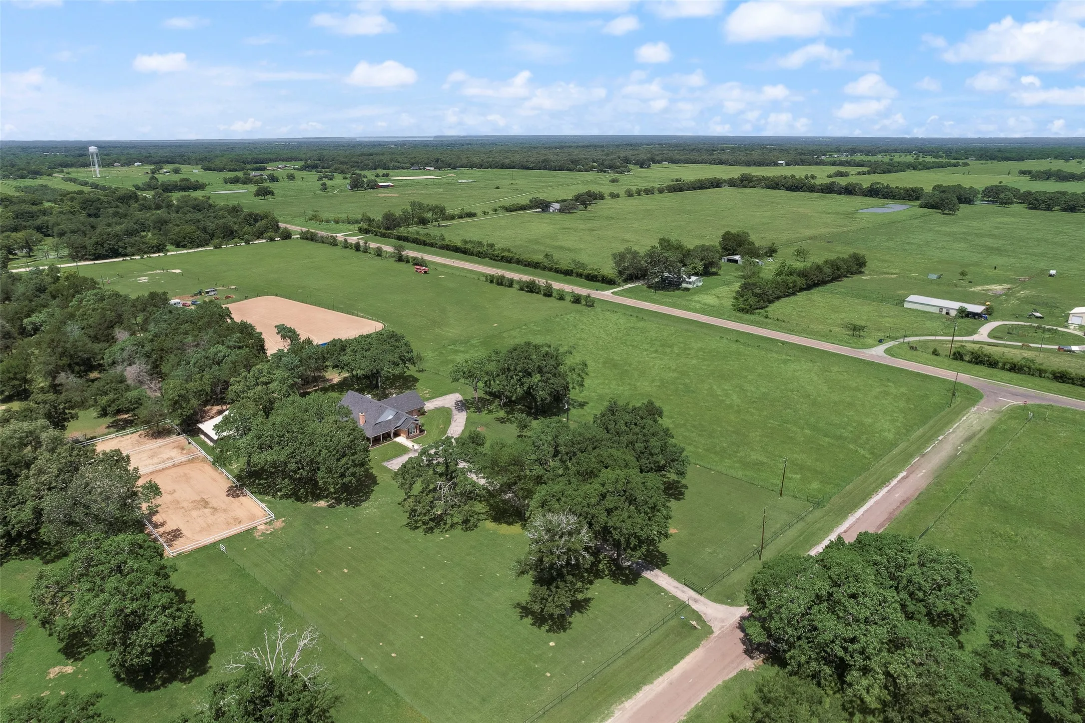 Single Family Residence For Sale in Van Zandt County , 130 VZ County Road 3509, Edgewood, Texas 75117, 3 Bedroom, 2 Bathroom, 2 Garage spaces, 2,685 Sqft, built in 1998, mls#21411688, Real Estate Agent in Edgewood, Homes For Sale in Van Zandt county, Homes For Sale in Edgewood, Realtor in Edgewood Texas, Real Estate Brokerage Independent Realty Texas, Luminita Cordes Realtor