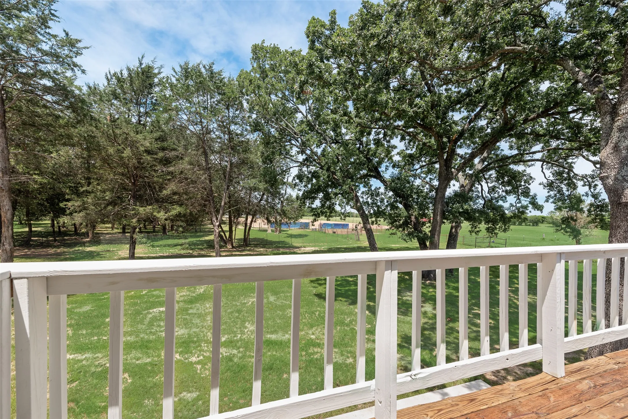 Single Family Residence For Sale in Van Zandt County , 130 VZ County Road 3509, Edgewood, Texas 75117, 3 Bedroom, 2 Bathroom, 2 Garage spaces, 2,685 Sqft, built in 1998, mls#21411688, Real Estate Agent in Edgewood, Homes For Sale in Van Zandt county, Homes For Sale in Edgewood, Realtor in Edgewood Texas, Real Estate Brokerage Independent Realty Texas, Luminita Cordes Realtor