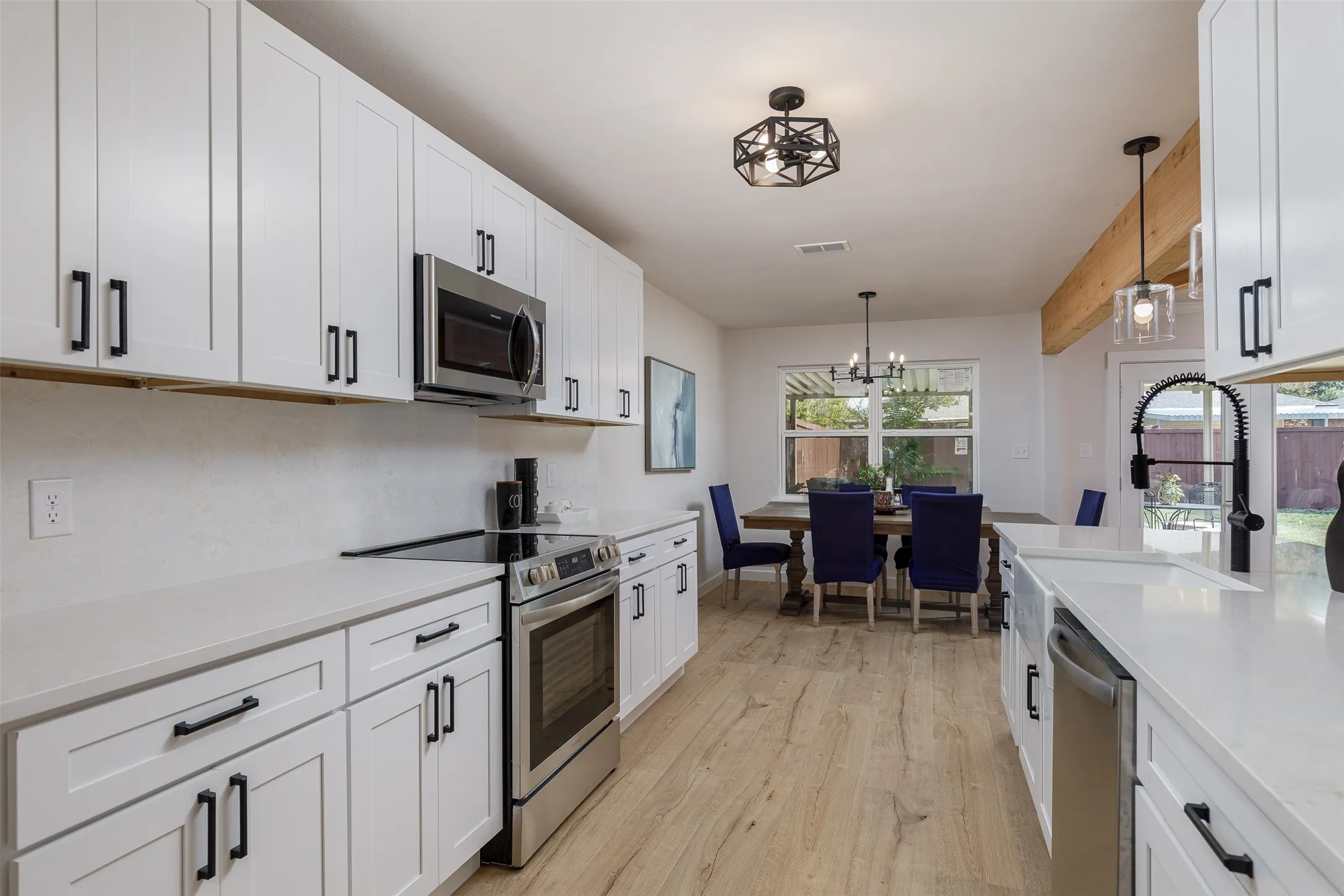 Single Family Residence For Sale in Denton County , 1919 Maxwell Drive, Lewisville, Texas 75077, 3 Bedroom, 2 Bathroom, 2 Garage spaces, 1,862 Sqft, built in 1980, mls#21411729, Real Estate Agent in Lewisville, Homes For Sale in Denton county, Homes For Sale in Lewisville, Realtor in Lewisville Texas, Real Estate Brokerage Independent Realty Texas, Luminita Cordes Realtor