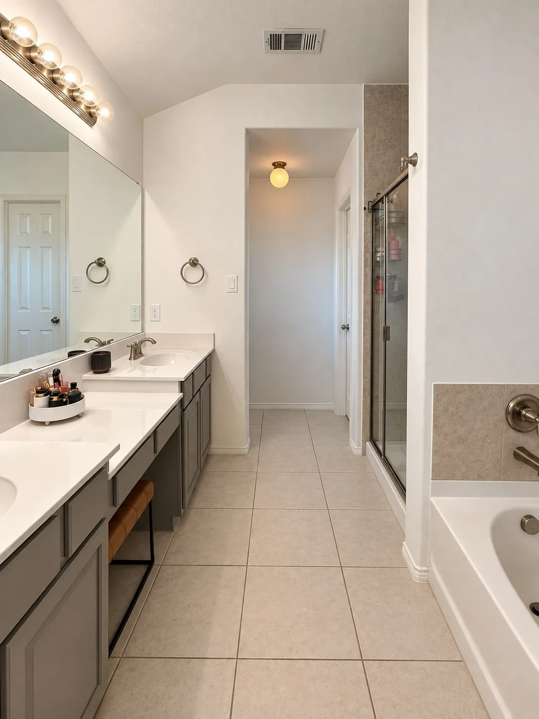 Single Family Residence For Sale in Denton County , 1700 Kaiser Cove, Argyle, Texas 76226, 4 Bedroom, 2 Bathroom, 2 Garage spaces, 2,235 Sqft, built in 2016, mls#21397855, Real Estate Agent in Argyle, Homes For Sale in Denton county, Homes For Sale in Argyle, Realtor in Argyle Texas, Real Estate Brokerage Independent Realty Texas, Luminita Cordes Realtor
