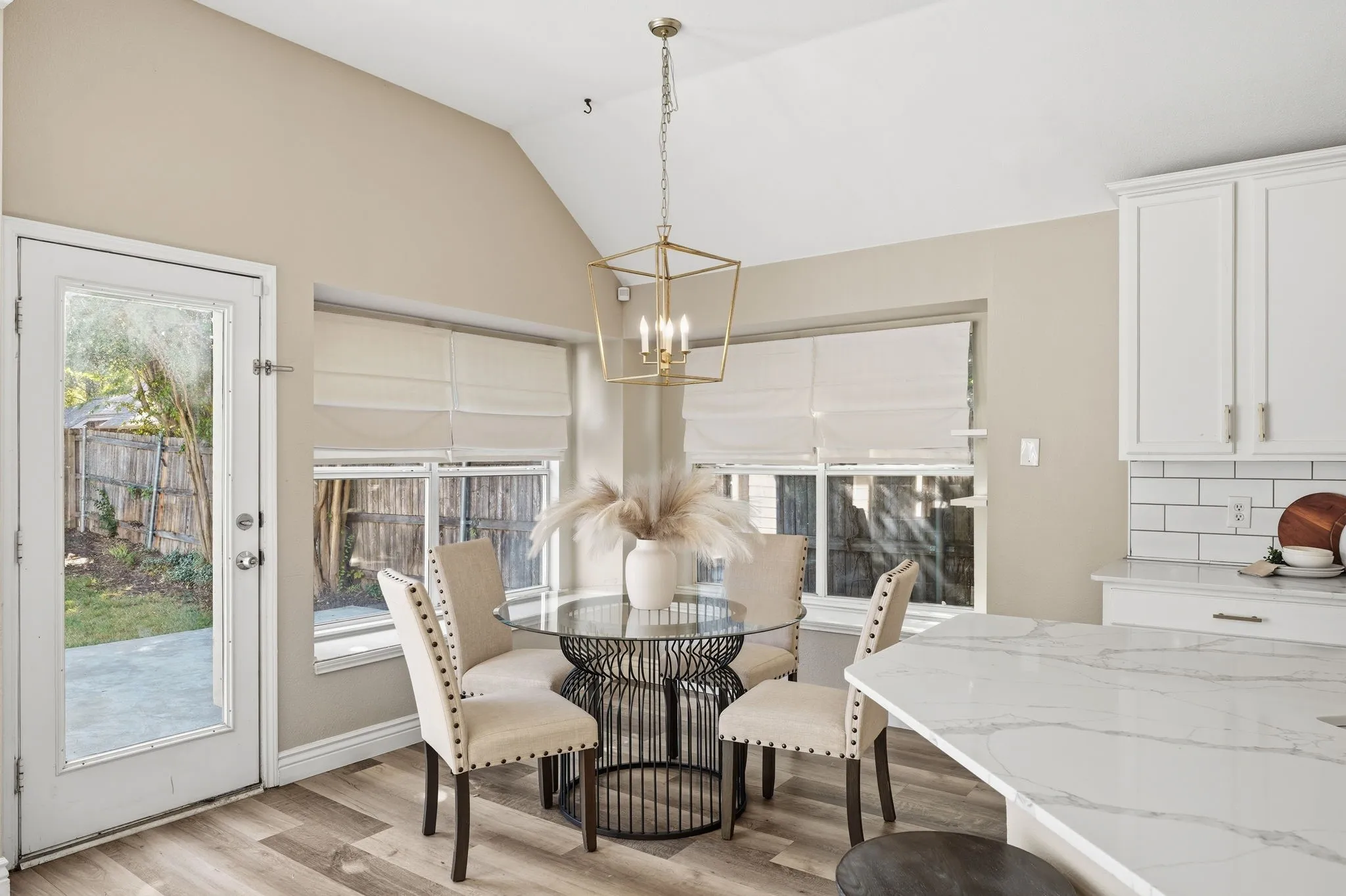 Single Family Residence For Sale in Collin County , 5425 Pebble Court, Mc Kinney, Texas 75072, 3 Bedroom, 2 Bathroom, 2 Garage spaces, 1,468 Sqft, built in 1998, mls#21397742, Real Estate Agent in Mc Kinney, Homes For Sale in Collin county, Homes For Sale in Mc Kinney, Realtor in Mc Kinney Texas, Real Estate Brokerage Independent Realty Texas, Luminita Cordes Realtor