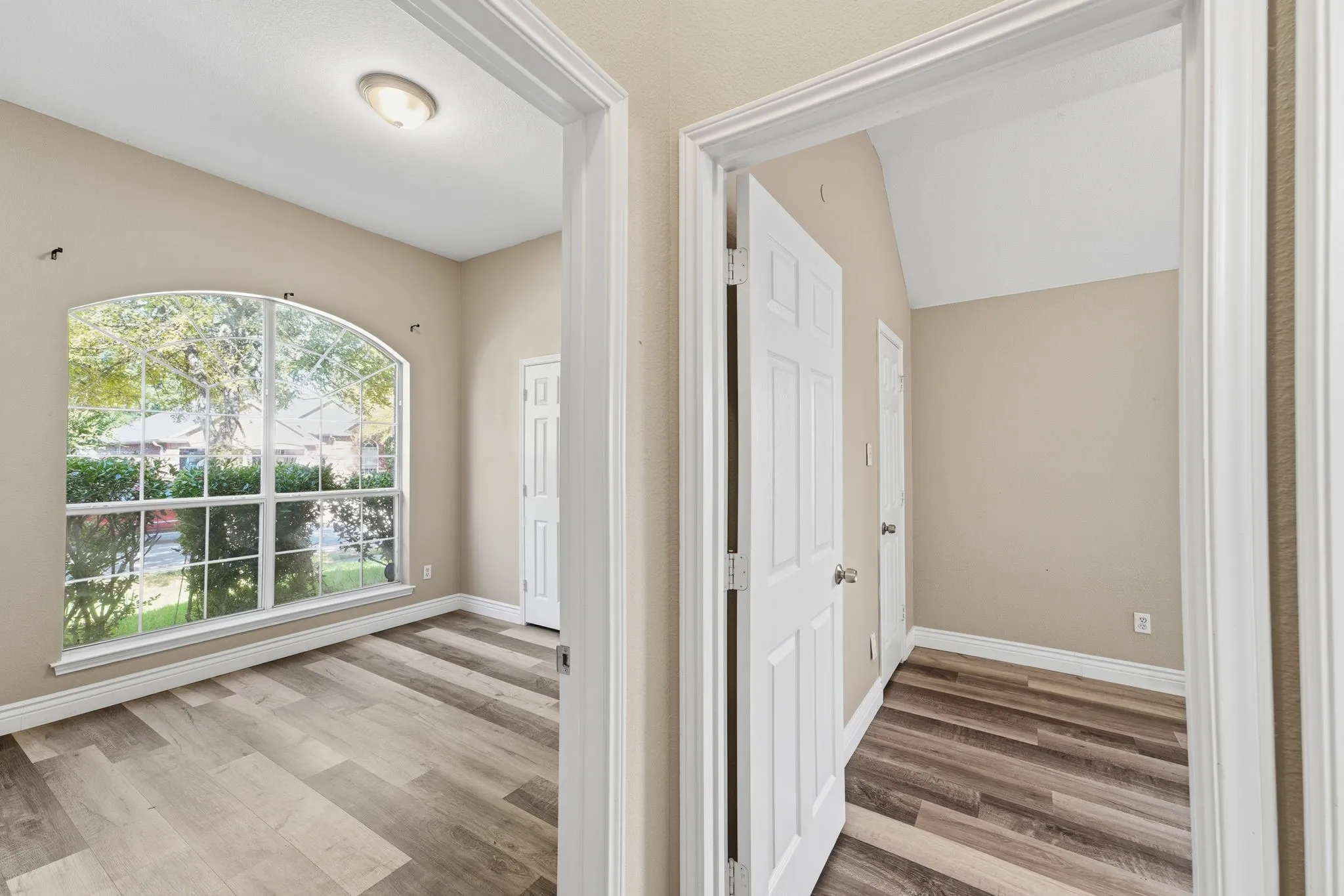 Single Family Residence For Sale in Collin County , 5425 Pebble Court, Mc Kinney, Texas 75072, 3 Bedroom, 2 Bathroom, 2 Garage spaces, 1,468 Sqft, built in 1998, mls#21397742, Real Estate Agent in Mc Kinney, Homes For Sale in Collin county, Homes For Sale in Mc Kinney, Realtor in Mc Kinney Texas, Real Estate Brokerage Independent Realty Texas, Luminita Cordes Realtor