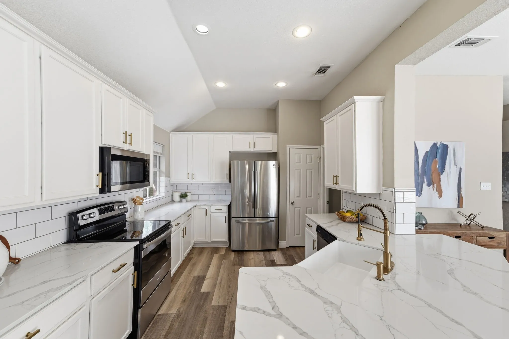 Single Family Residence For Sale in Collin County , 5425 Pebble Court, Mc Kinney, Texas 75072, 3 Bedroom, 2 Bathroom, 2 Garage spaces, 1,468 Sqft, built in 1998, mls#21397742, Real Estate Agent in Mc Kinney, Homes For Sale in Collin county, Homes For Sale in Mc Kinney, Realtor in Mc Kinney Texas, Real Estate Brokerage Independent Realty Texas, Luminita Cordes Realtor