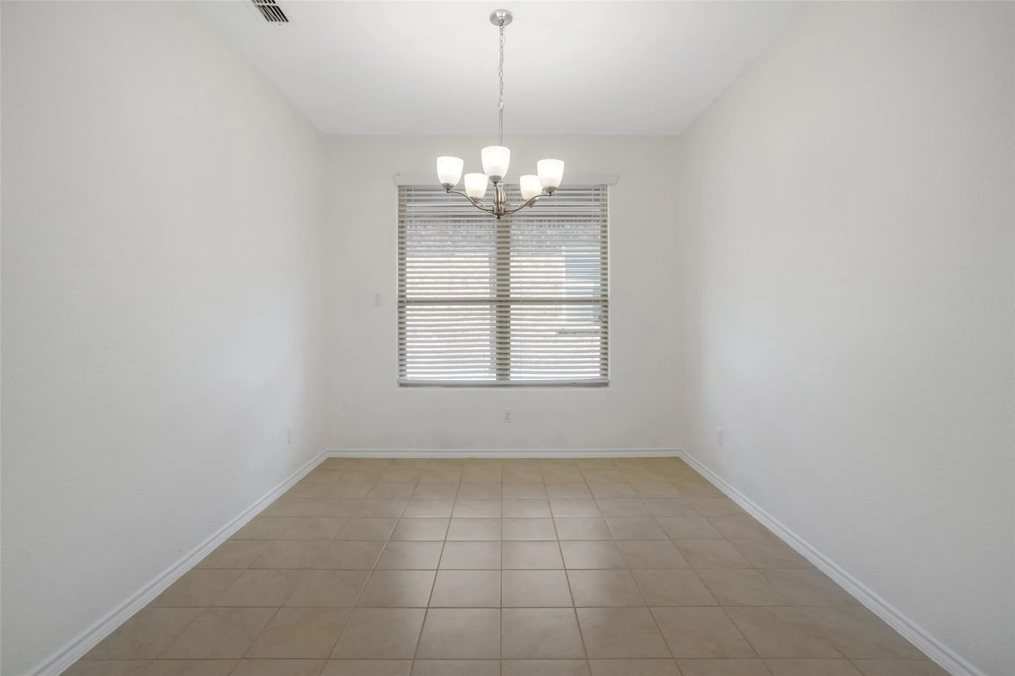 Single Family Residence For Rent in Tarrant County , 3929 Kennedy Ranch Road, Fort Worth, Texas 76262, 4 Bedroom, 2 Bathroom, 2 Garage spaces, 2,180 Sqft, built in 2016, mls#21412671, Real Estate Agent in Fort Worth, Homes For Rent in Tarrant county, Homes For Rent in Fort Worth, Realtor in Fort Worth Texas, Real Estate Brokerage Independent Realty Texas, Luminita Cordes Realtor