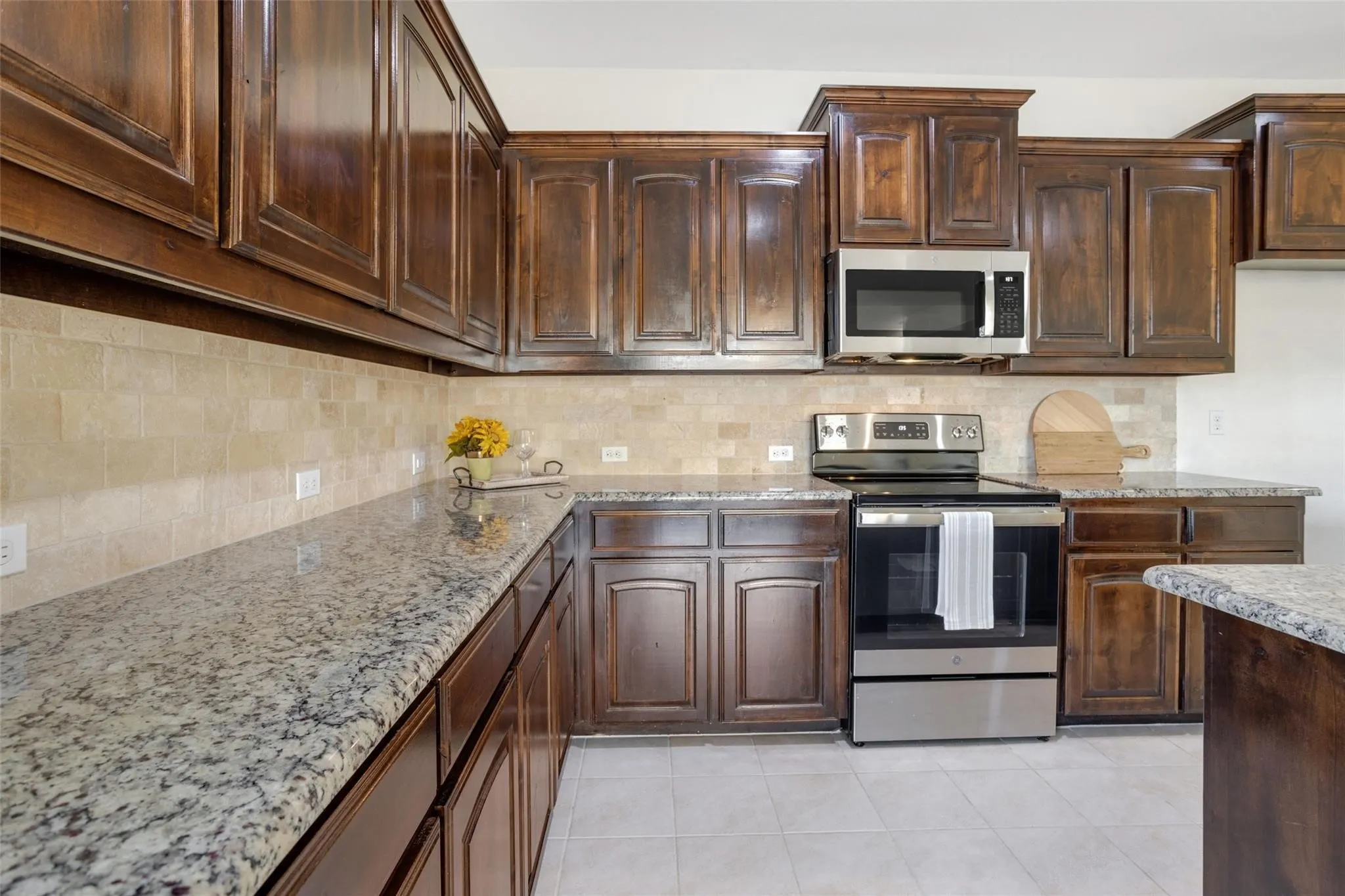 Single Family Residence For Rent in Tarrant County , 3929 Kennedy Ranch Road, Fort Worth, Texas 76262, 4 Bedroom, 2 Bathroom, 2 Garage spaces, 2,180 Sqft, built in 2016, mls#21412671, Real Estate Agent in Fort Worth, Homes For Rent in Tarrant county, Homes For Rent in Fort Worth, Realtor in Fort Worth Texas, Real Estate Brokerage Independent Realty Texas, Luminita Cordes Realtor