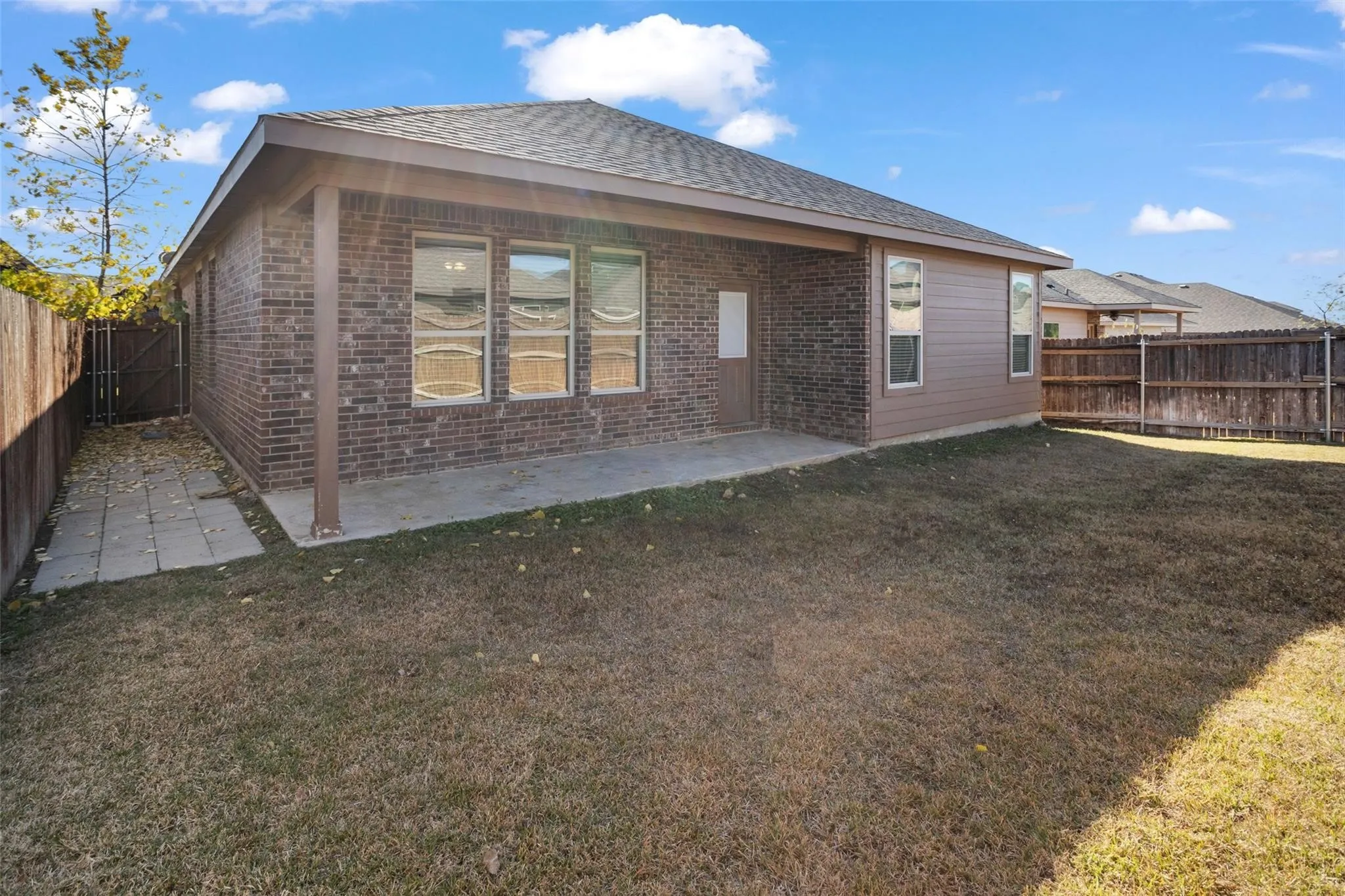 Single Family Residence For Rent in Tarrant County , 3929 Kennedy Ranch Road, Fort Worth, Texas 76262, 4 Bedroom, 2 Bathroom, 2 Garage spaces, 2,180 Sqft, built in 2016, mls#21412671, Real Estate Agent in Fort Worth, Homes For Rent in Tarrant county, Homes For Rent in Fort Worth, Realtor in Fort Worth Texas, Real Estate Brokerage Independent Realty Texas, Luminita Cordes Realtor