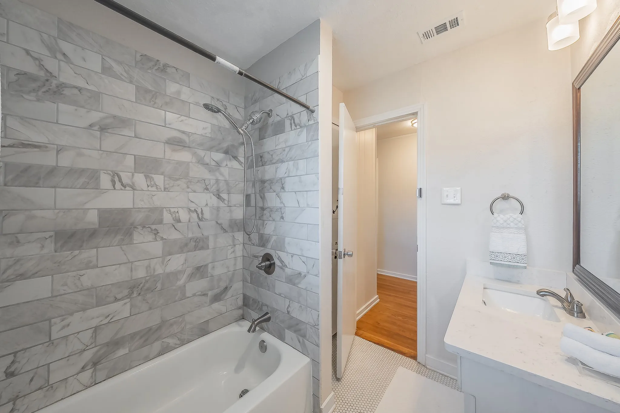 Single Family Residence For Sale in Tarrant County , 2258 Roberts Cut Off Road, Sansom Park, Texas 76114, 3 Bedroom, 1 Bathroom, 2 Garage spaces, 1,080 Sqft, built in 1951, mls#21412674, Real Estate Agent in Sansom Park, Homes For Sale in Tarrant county, Homes For Sale in Sansom Park, Realtor in Sansom Park Texas, Real Estate Brokerage Independent Realty Texas, Luminita Cordes Realtor