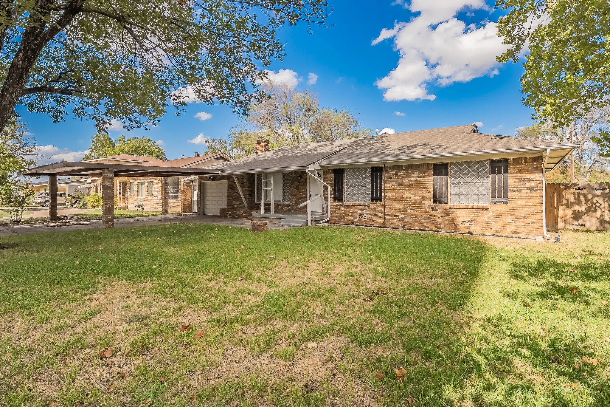 Single Family Residence For Sale in Tarrant County , 2258 Roberts Cut Off Road, Sansom Park, Texas 76114, 3 Bedroom, 1 Bathroom, 2 Garage spaces, 1,080 Sqft, built in 1951, mls#21412674, Real Estate Agent in Sansom Park, Homes For Sale in Tarrant county, Homes For Sale in Sansom Park, Realtor in Sansom Park Texas, Real Estate Brokerage Independent Realty Texas, Luminita Cordes Realtor