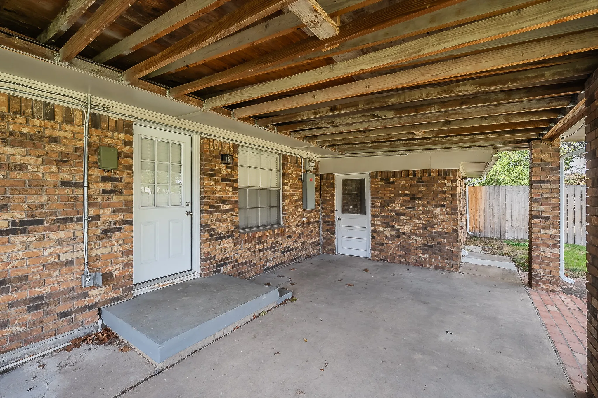 Single Family Residence For Sale in Tarrant County , 2258 Roberts Cut Off Road, Sansom Park, Texas 76114, 3 Bedroom, 1 Bathroom, 2 Garage spaces, 1,080 Sqft, built in 1951, mls#21412674, Real Estate Agent in Sansom Park, Homes For Sale in Tarrant county, Homes For Sale in Sansom Park, Realtor in Sansom Park Texas, Real Estate Brokerage Independent Realty Texas, Luminita Cordes Realtor