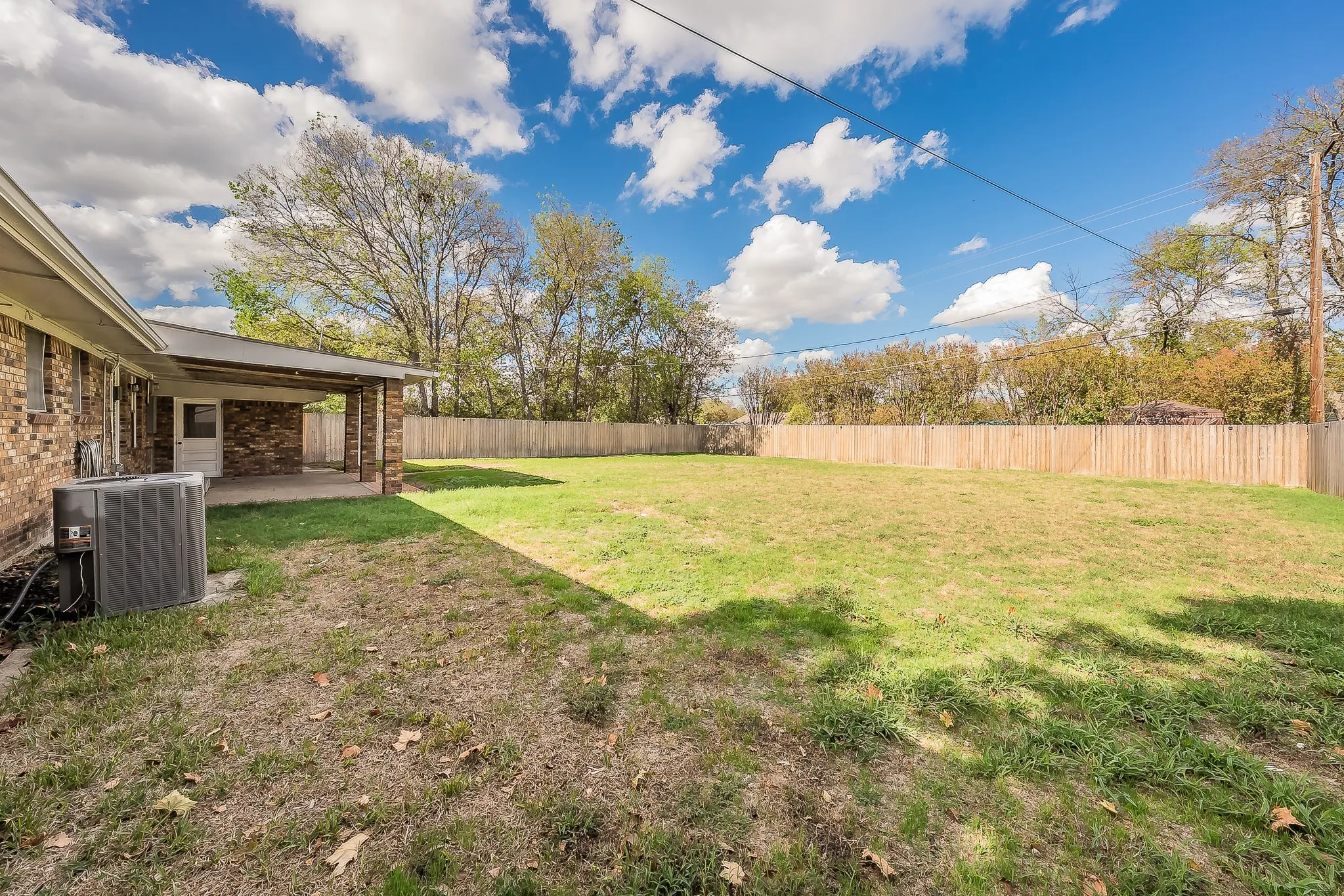 Single Family Residence For Sale in Tarrant County , 2258 Roberts Cut Off Road, Sansom Park, Texas 76114, 3 Bedroom, 1 Bathroom, 2 Garage spaces, 1,080 Sqft, built in 1951, mls#21412674, Real Estate Agent in Sansom Park, Homes For Sale in Tarrant county, Homes For Sale in Sansom Park, Realtor in Sansom Park Texas, Real Estate Brokerage Independent Realty Texas, Luminita Cordes Realtor