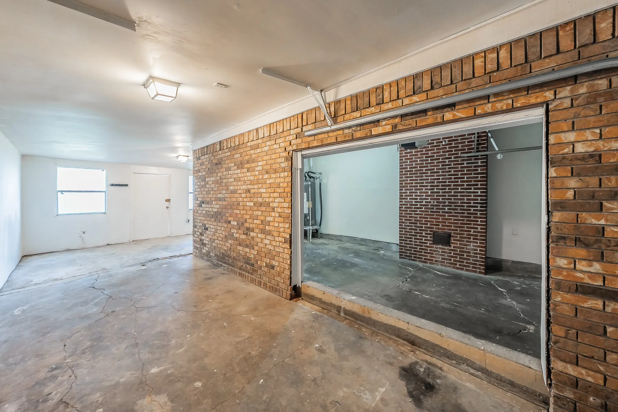 Single Family Residence For Sale in Tarrant County , 2258 Roberts Cut Off Road, Sansom Park, Texas 76114, 3 Bedroom, 1 Bathroom, 2 Garage spaces, 1,080 Sqft, built in 1951, mls#21412674, Real Estate Agent in Sansom Park, Homes For Sale in Tarrant county, Homes For Sale in Sansom Park, Realtor in Sansom Park Texas, Real Estate Brokerage Independent Realty Texas, Luminita Cordes Realtor