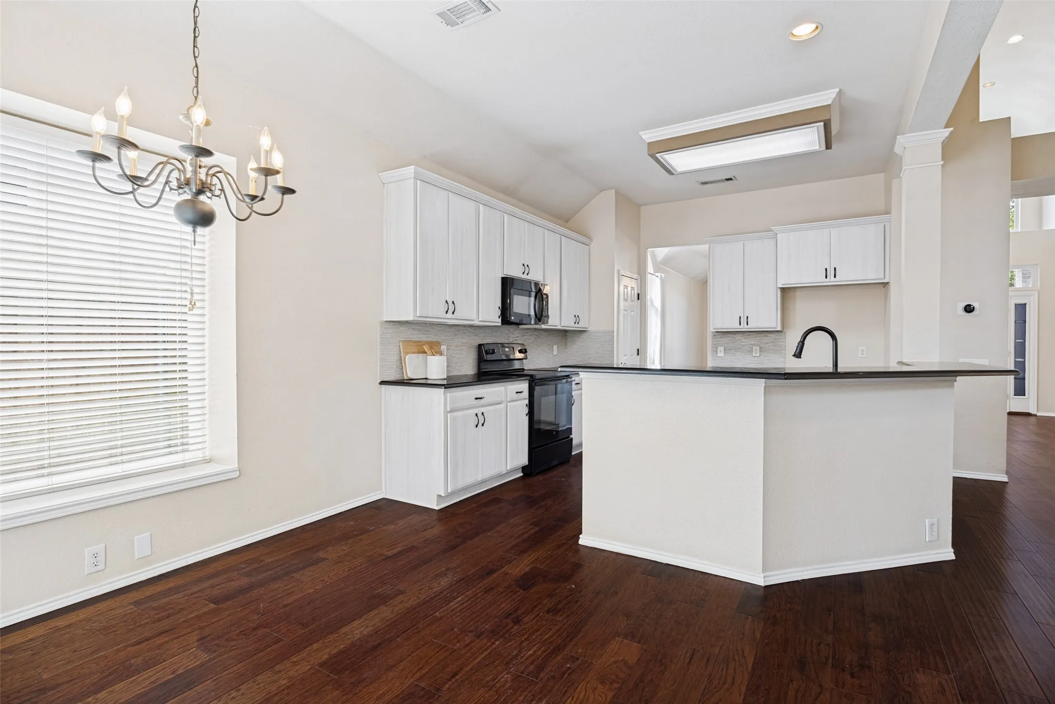 Kitchen and breakfast nook