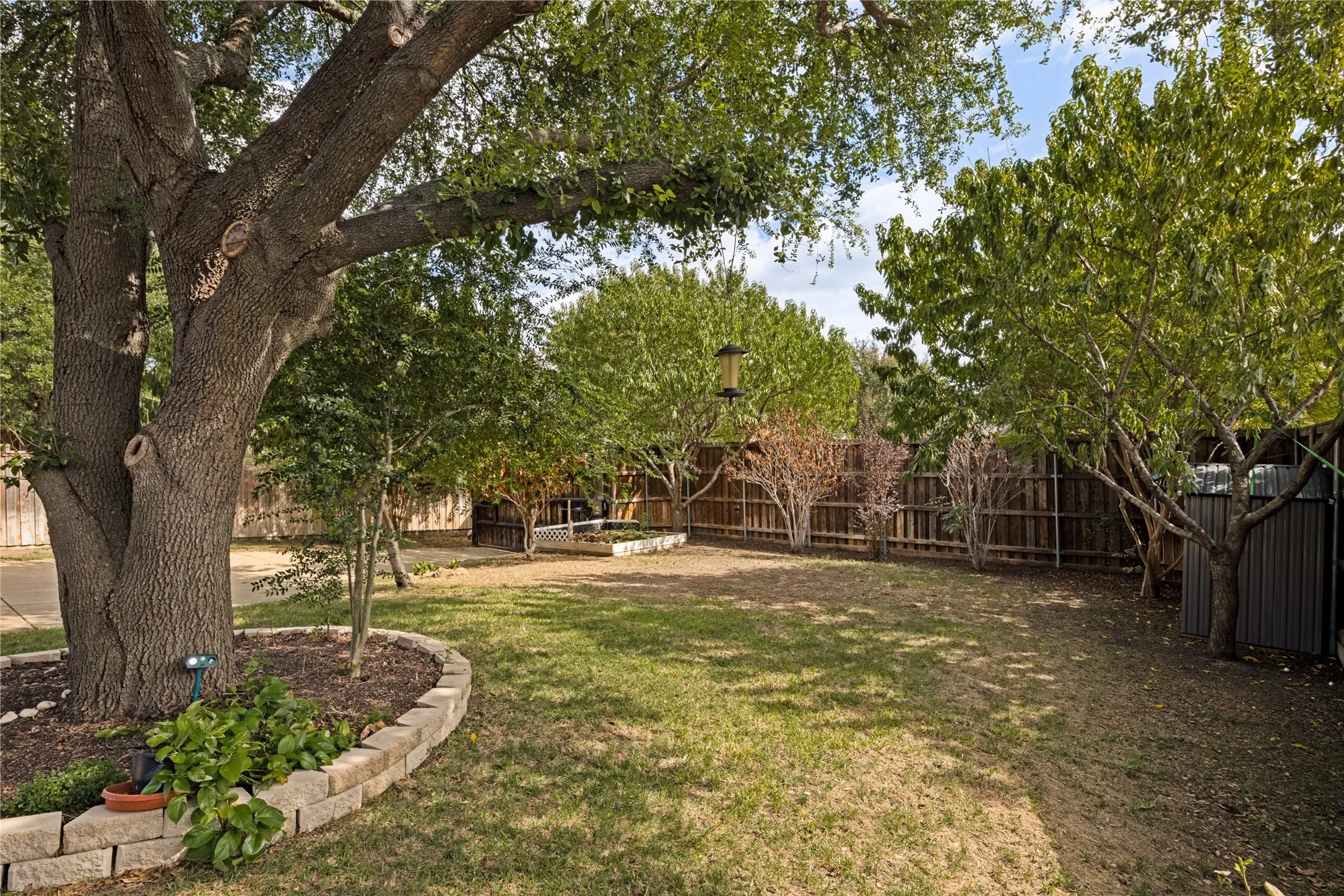 Single Family Residence For Sale in Rockwall County , 1288 Salinas Drive, Rockwall, Texas 75087, 4 Bedroom, 3 Bathroom, 3 Garage spaces, 3,368 Sqft, built in 2001, mls#21408665, Real Estate Agent in Rockwall, Homes For Sale in Rockwall county, Homes For Sale in Rockwall, Realtor in Rockwall Texas, Real Estate Brokerage Independent Realty Texas, Luminita Cordes Realtor