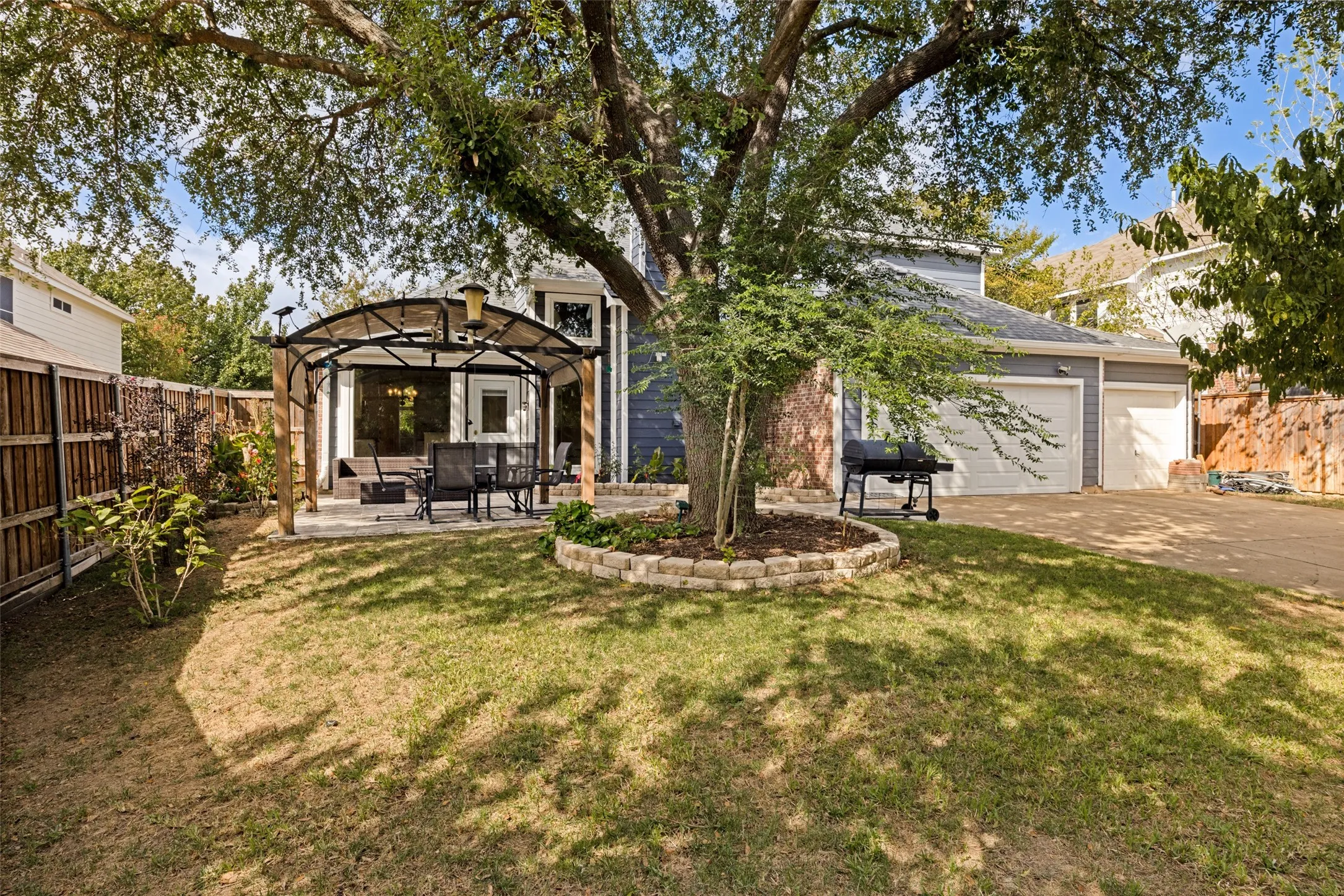 Single Family Residence For Sale in Rockwall County , 1288 Salinas Drive, Rockwall, Texas 75087, 4 Bedroom, 3 Bathroom, 3 Garage spaces, 3,368 Sqft, built in 2001, mls#21408665, Real Estate Agent in Rockwall, Homes For Sale in Rockwall county, Homes For Sale in Rockwall, Realtor in Rockwall Texas, Real Estate Brokerage Independent Realty Texas, Luminita Cordes Realtor